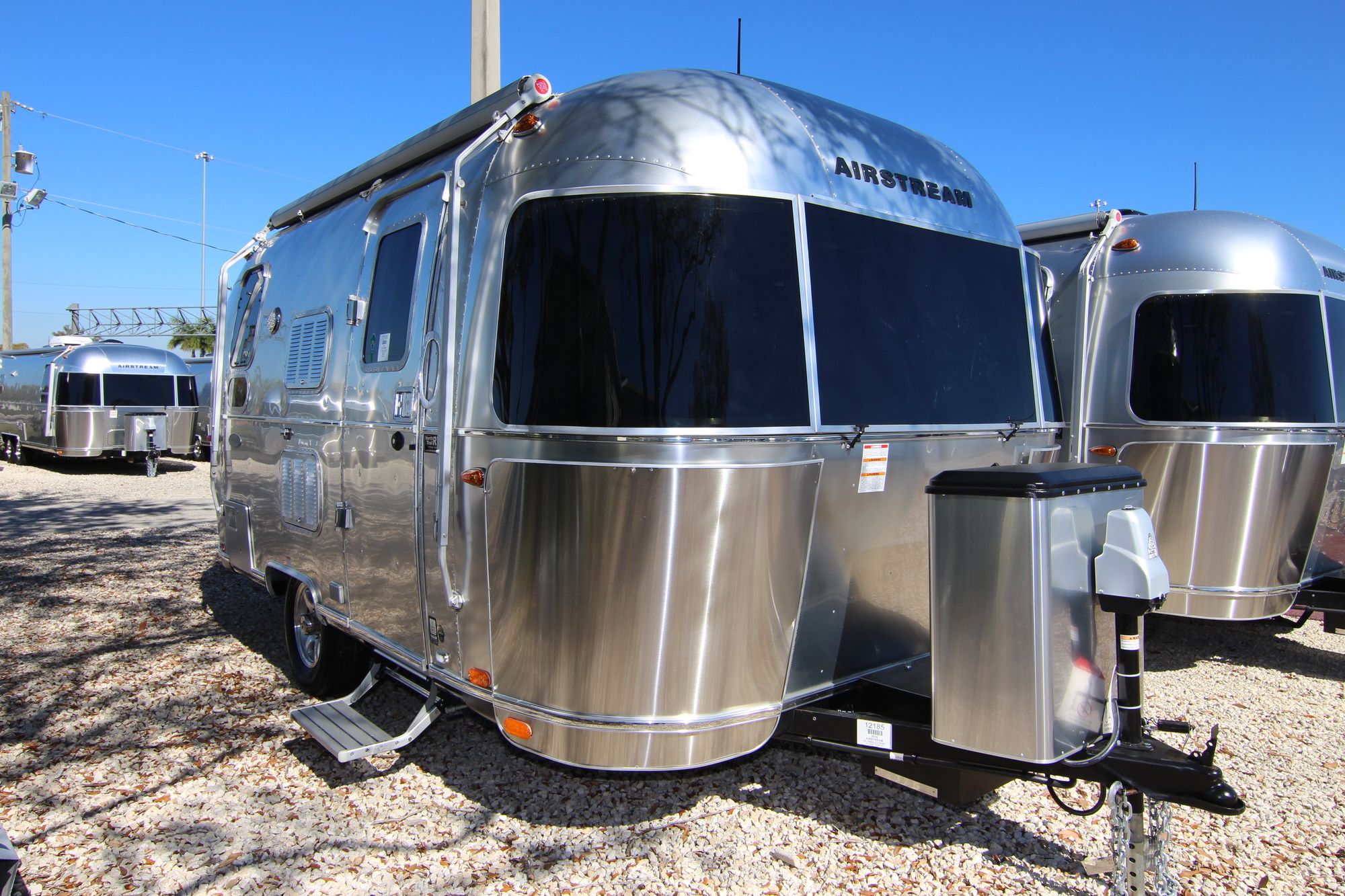 New 2019 Airstream Flying Cloud 19CB Travel Trailer  For Sale