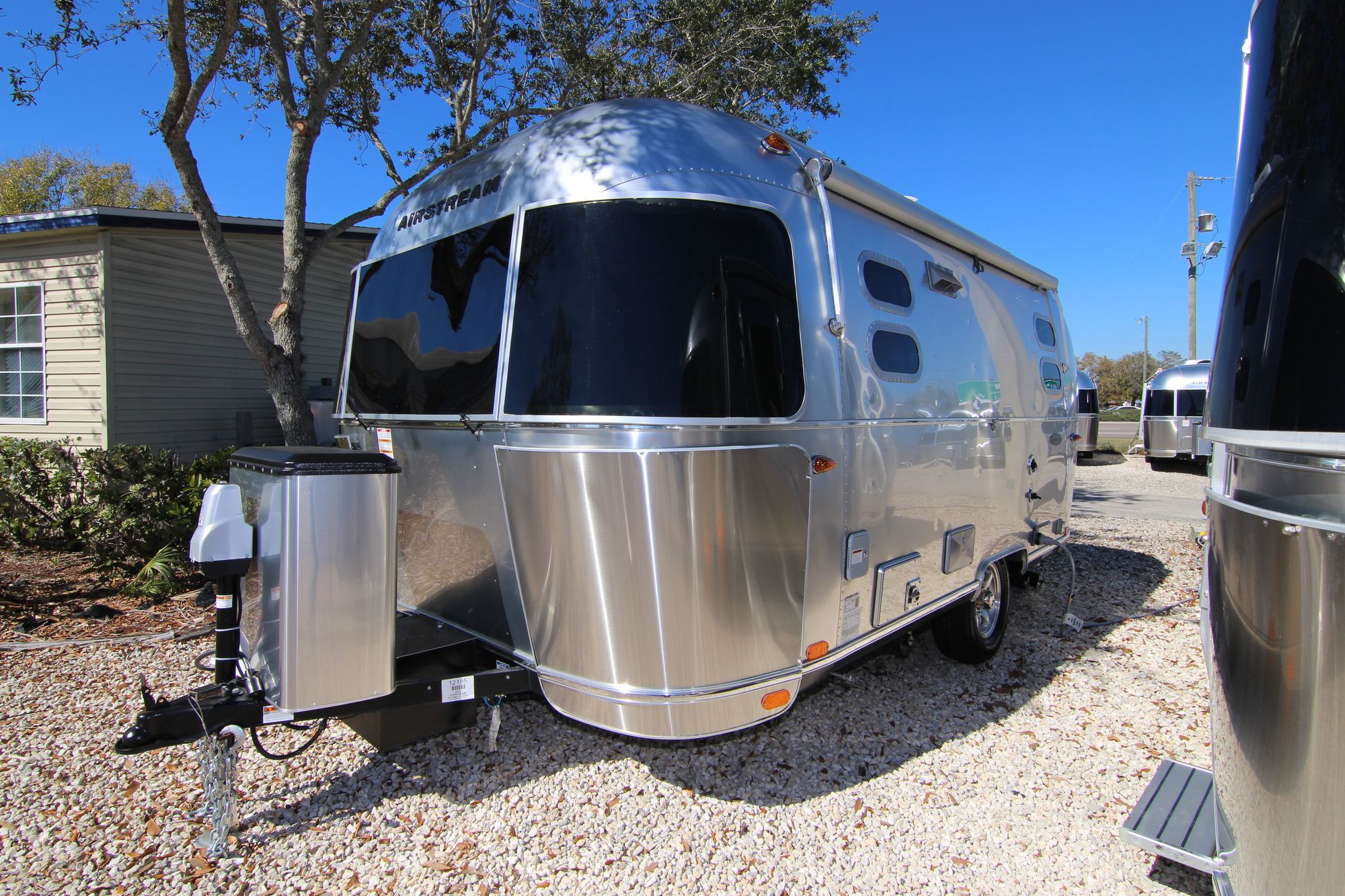 New 2019 Airstream Flying Cloud 19CB Travel Trailer  For Sale