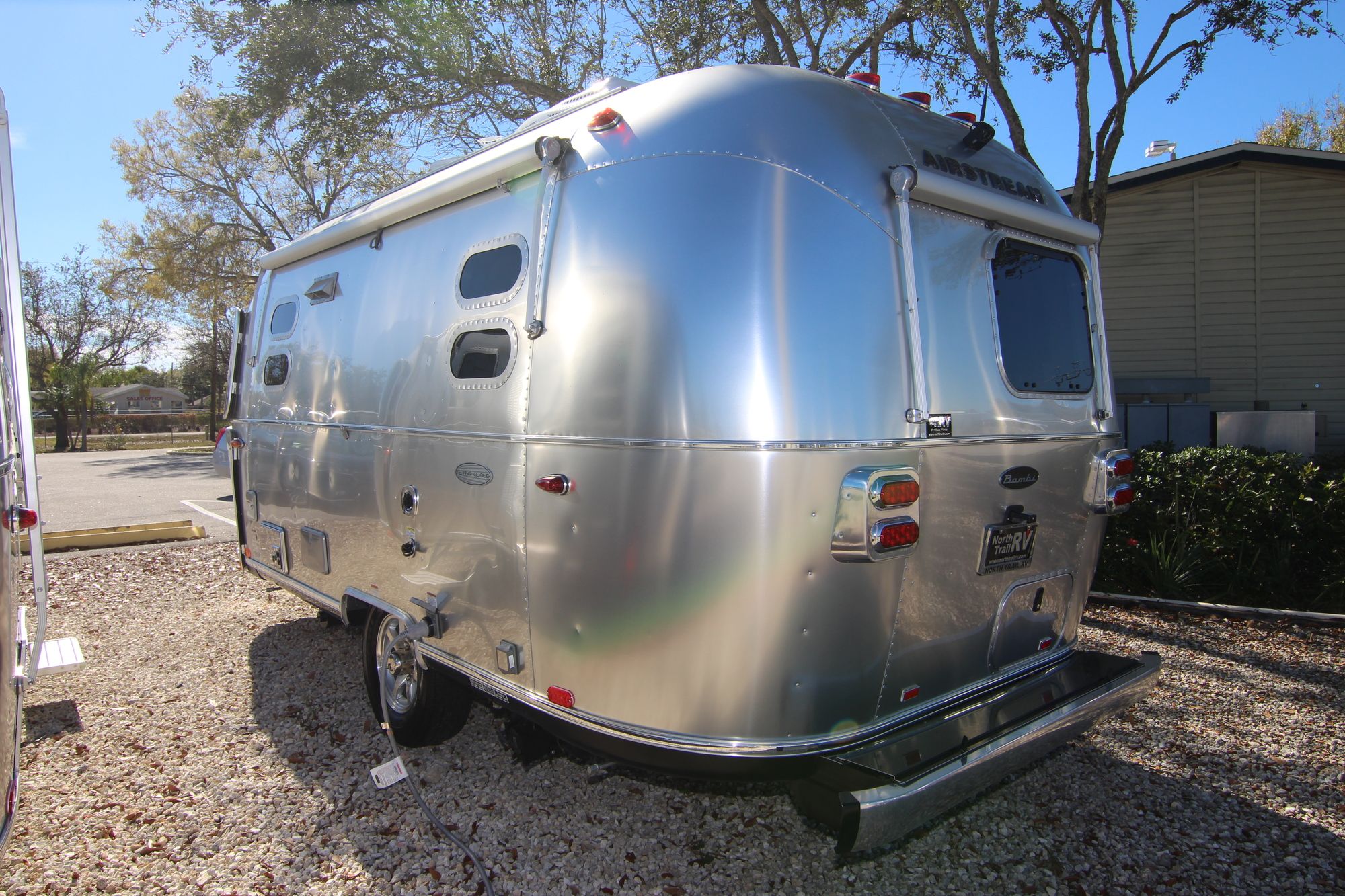 New 2019 Airstream Flying Cloud 19CB Travel Trailer  For Sale