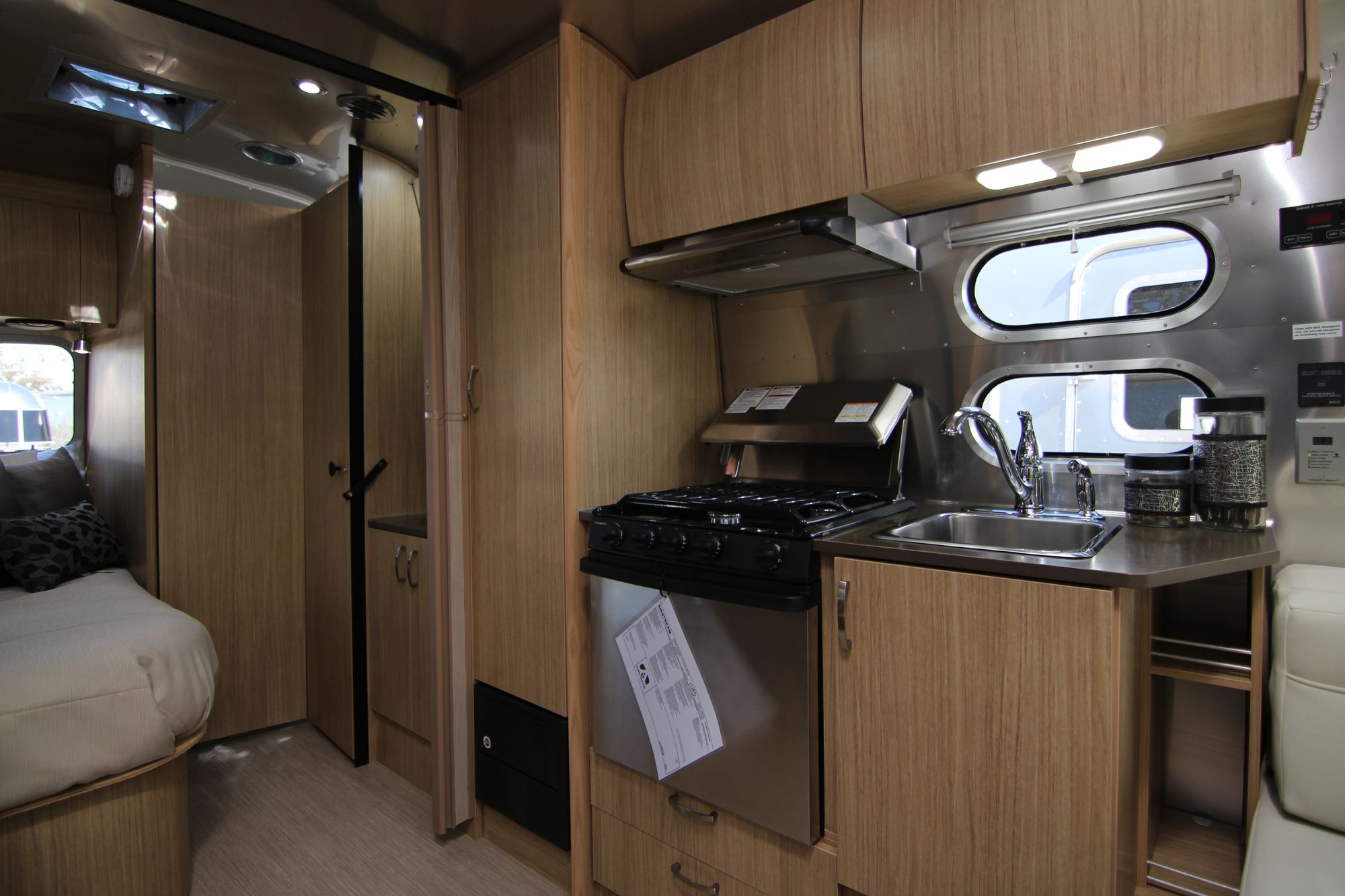 New 2019 Airstream Flying Cloud 19CB Travel Trailer  For Sale