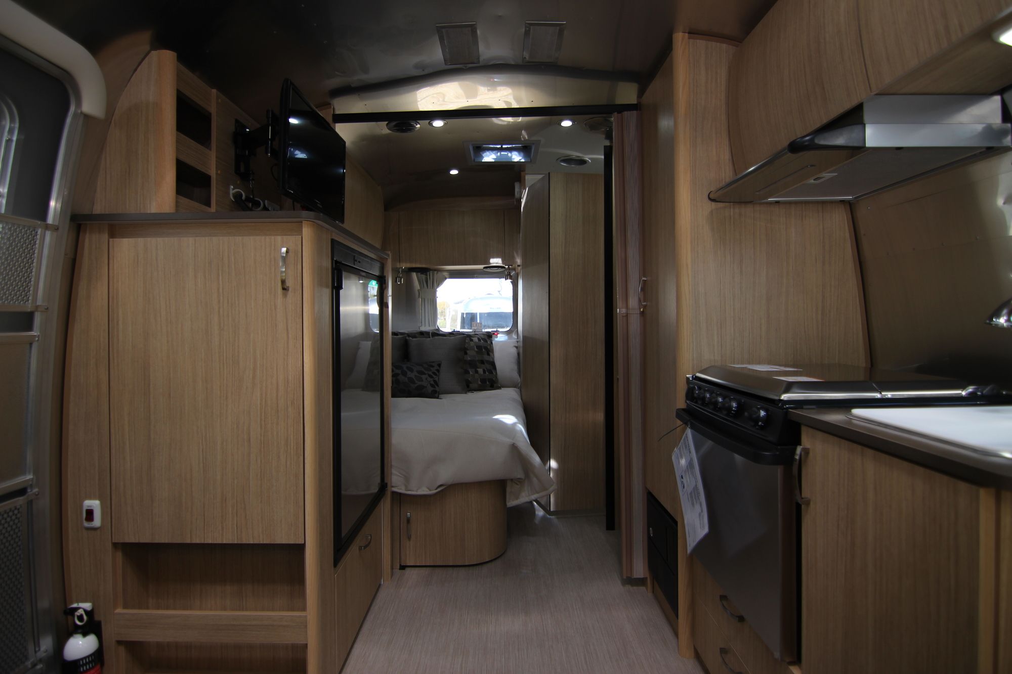 New 2019 Airstream Flying Cloud 19CB Travel Trailer  For Sale