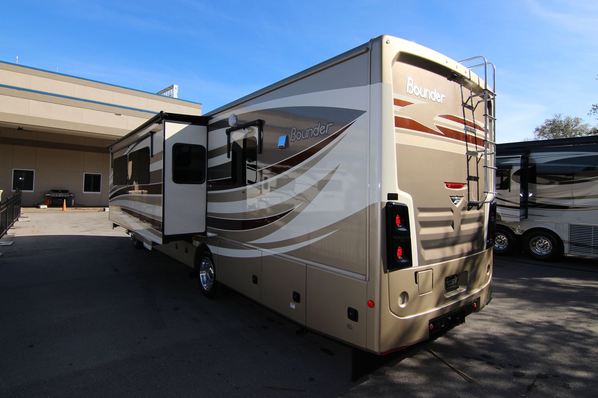 Used 2017 Fleetwood Bounder 35K Class A  For Sale