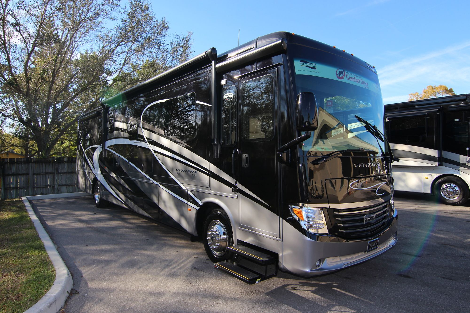 New 2019 Newmar Ventana Le 4045 Class A  For Sale