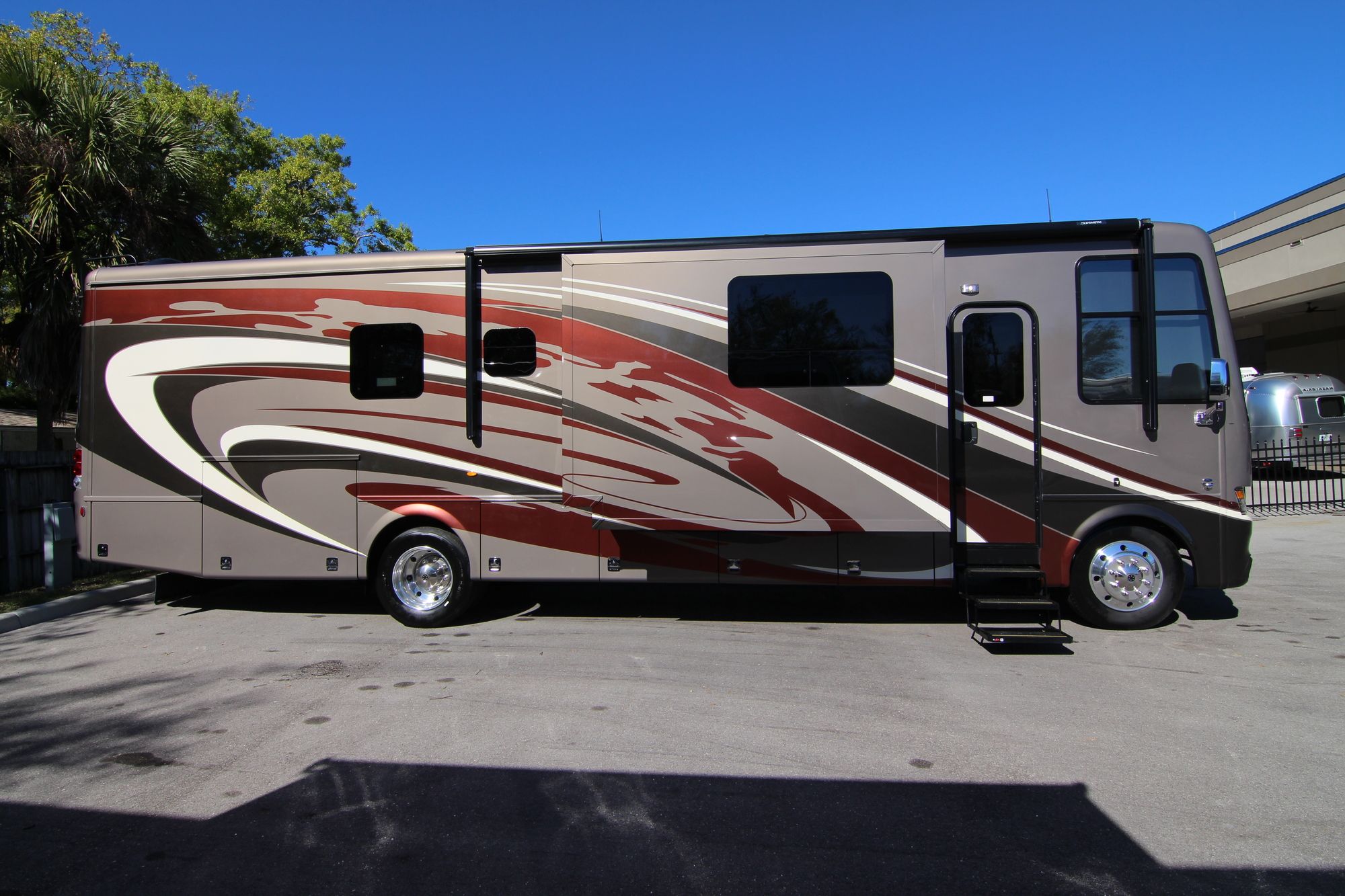 New 2019 Newmar Canyon Star 3646 Class A  For Sale
