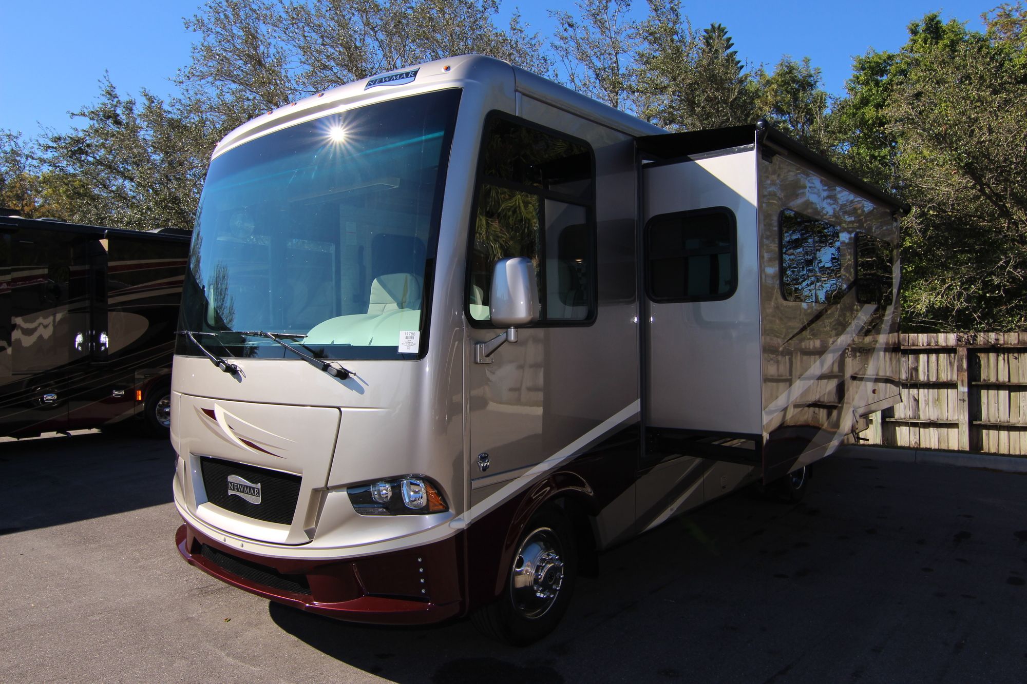 New 2019 Newmar Bay Star Sport 2702 Class A  For Sale