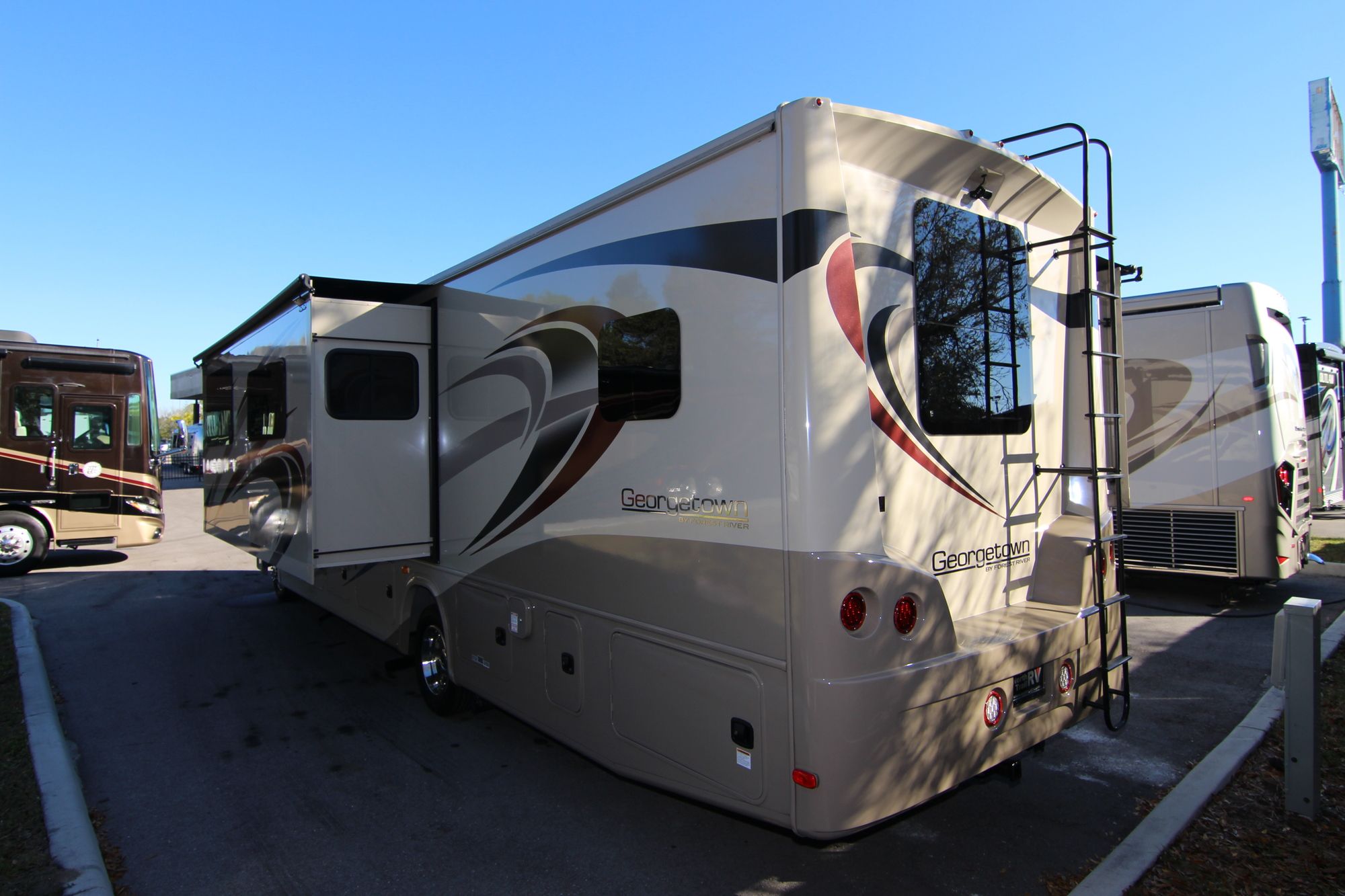 Used 2018 Forest River Georgetown 31L Class A  For Sale