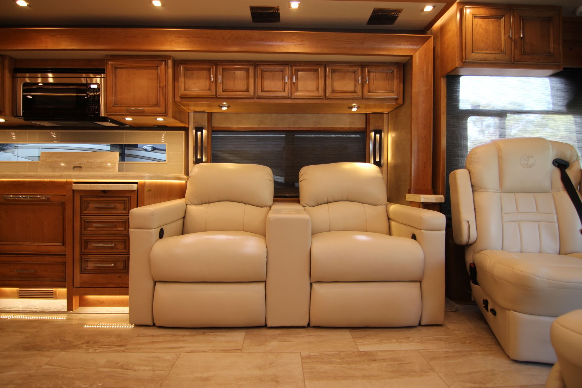 New 2019 Tiffin Motor Homes Allegro Bus 40 IP Class A  For Sale