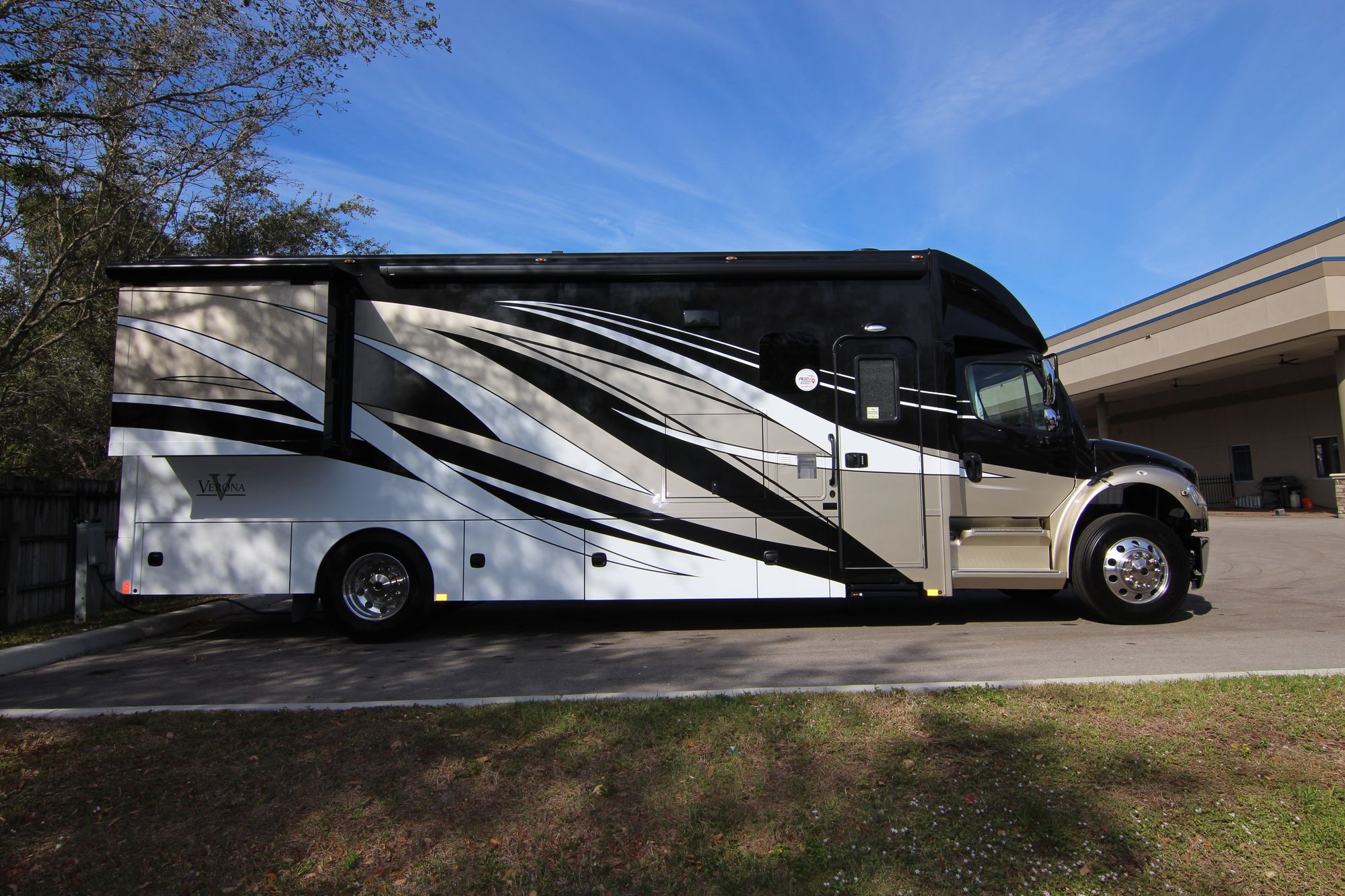 New 2019 Renegade Rv Verona 34VQB Super C  For Sale