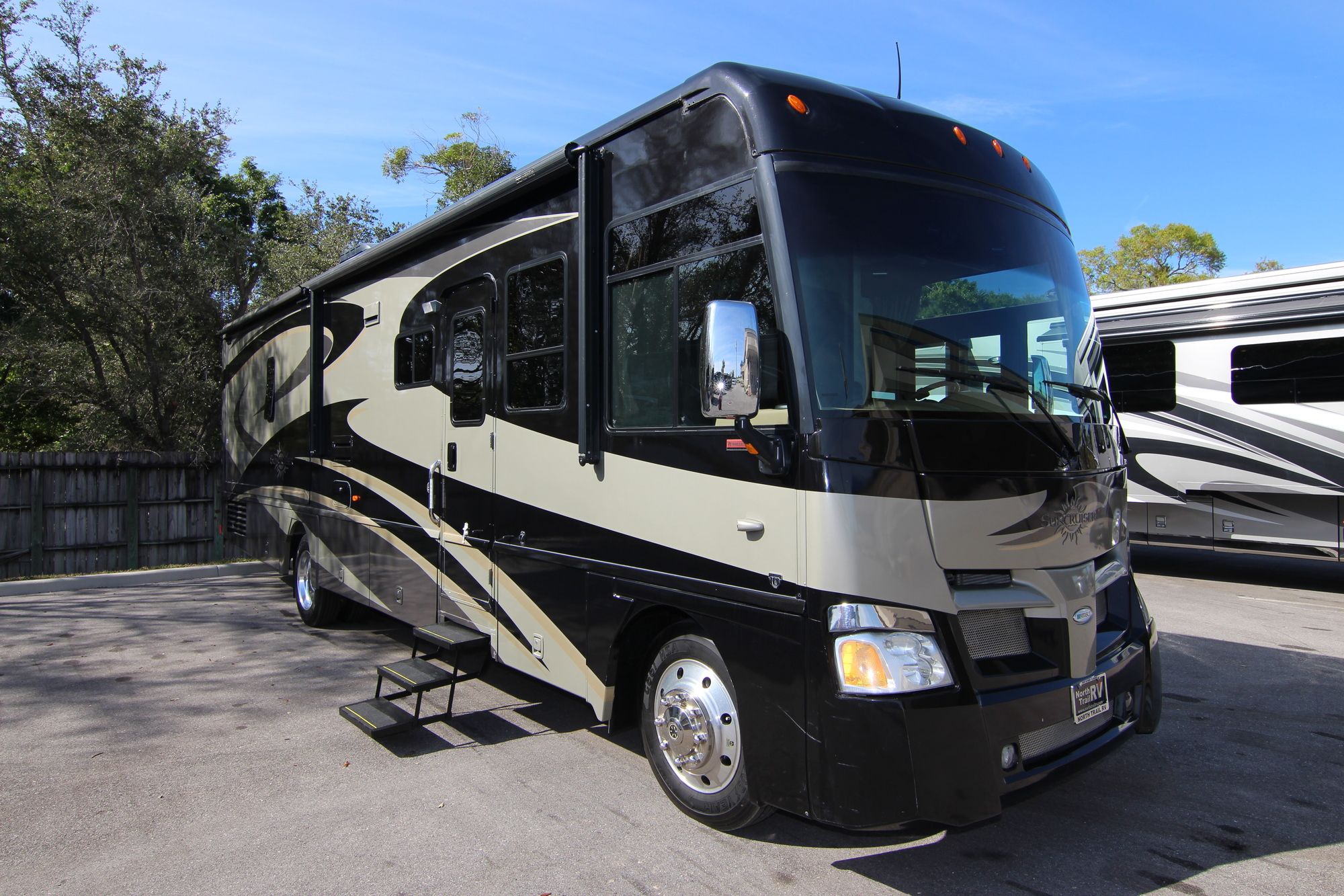 Used 2009 Itasca Suncruiser 35L Class A  For Sale