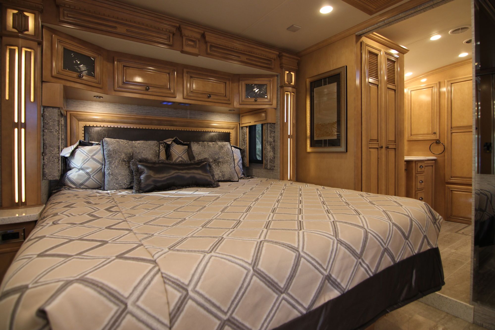 New 2019 Newmar Dutch Star 4363 Class A  For Sale