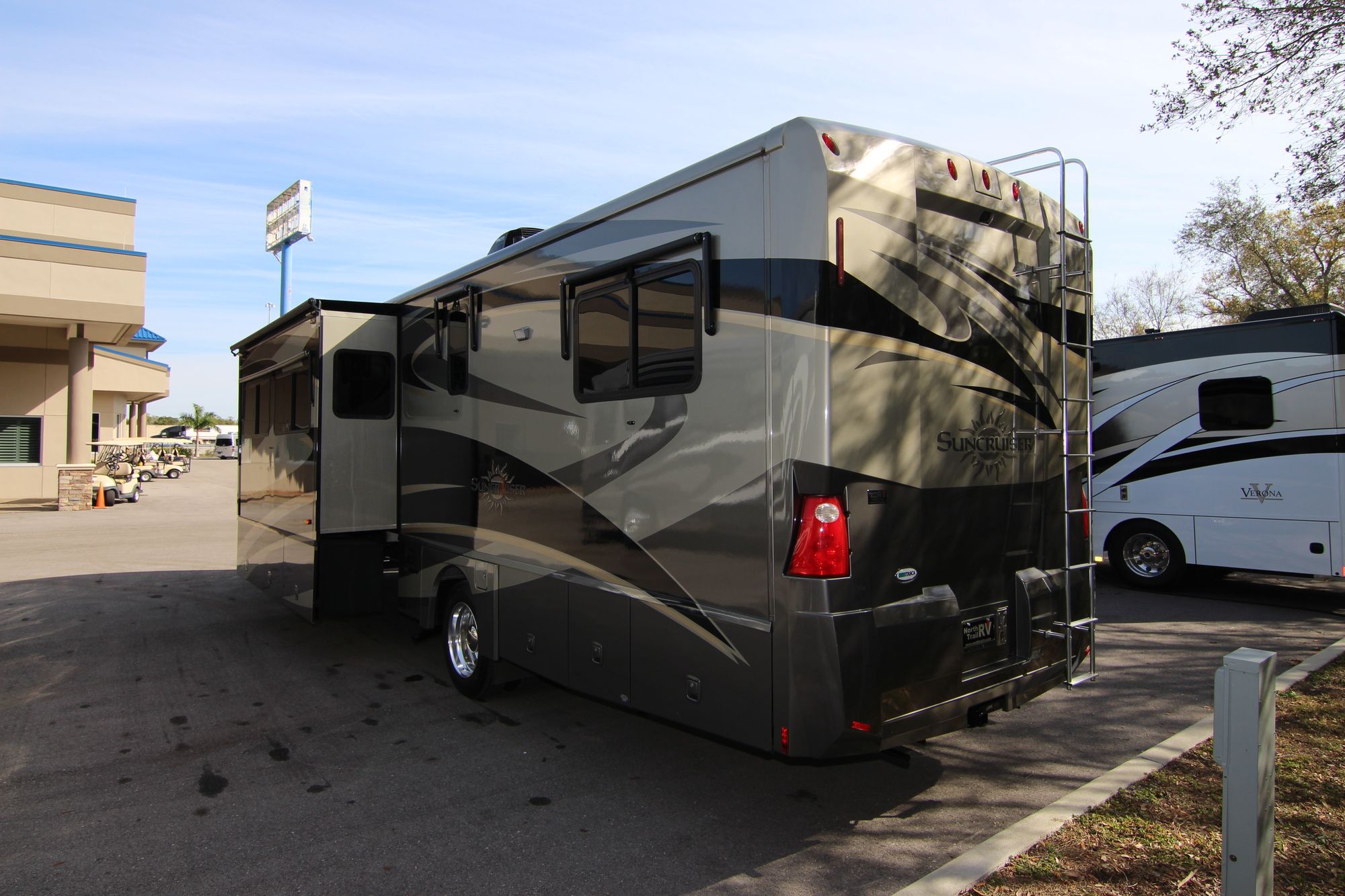 Used 2009 Itasca Suncruiser 35L Class A  For Sale