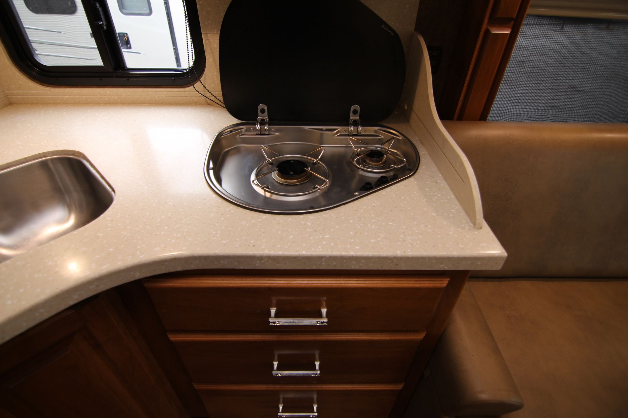 Used 2014 Tiffin Motor Homes Breeze 32BR Class A  For Sale