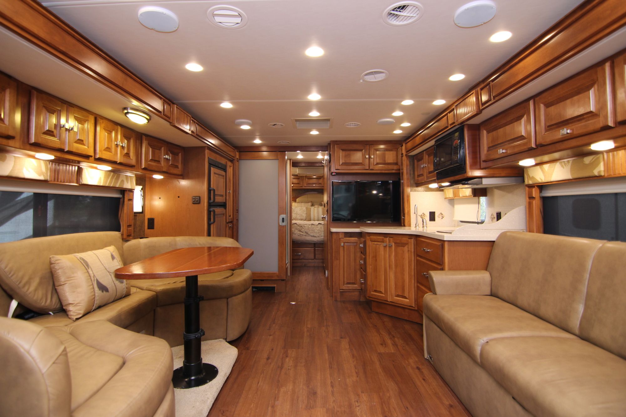 Used 2014 Tiffin Motor Homes Breeze 32BR Class A  For Sale