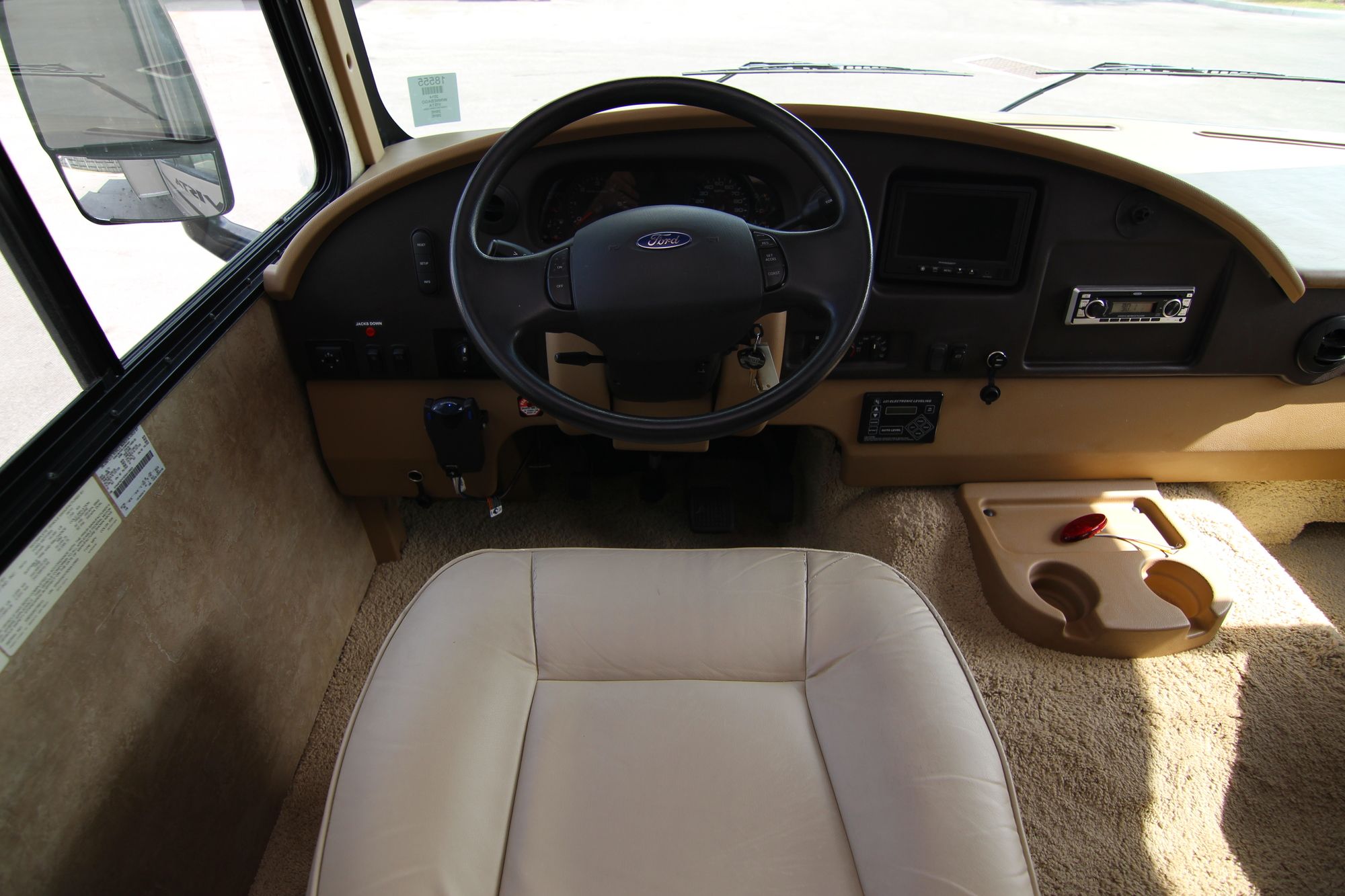 Used 2014 Winnebago Vista 26HE Class A  For Sale