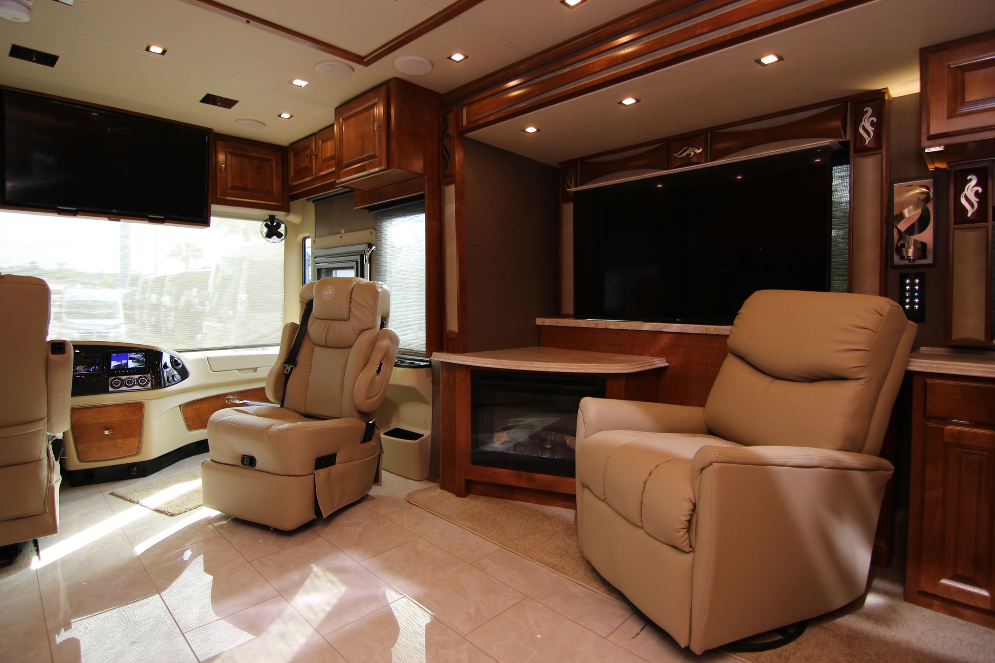 New 2019 Tiffin Motor Homes Phaeton 40 IH Class A  For Sale