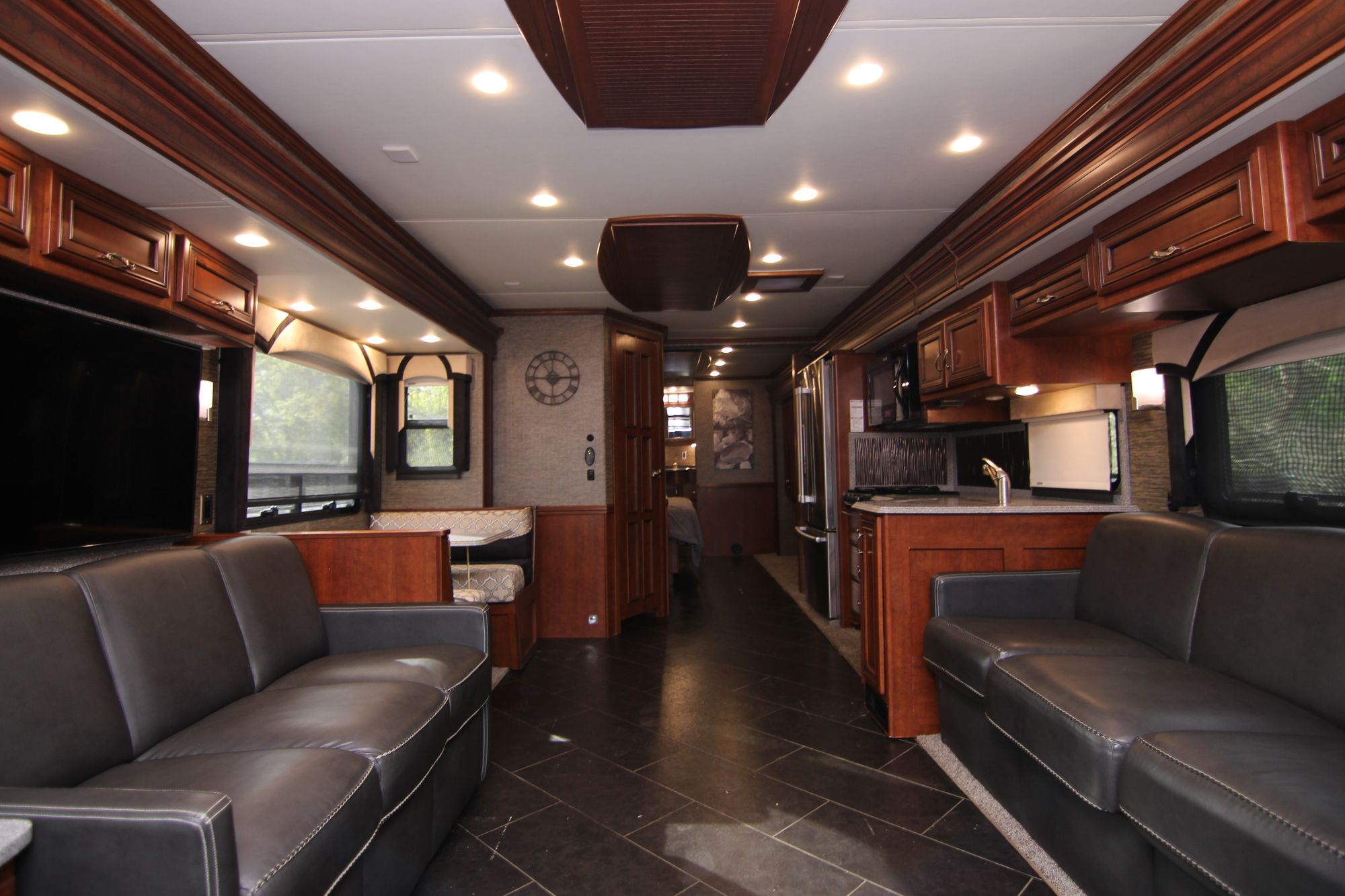 Used 2015 Newmar Ventana Le 3812 Class A  For Sale