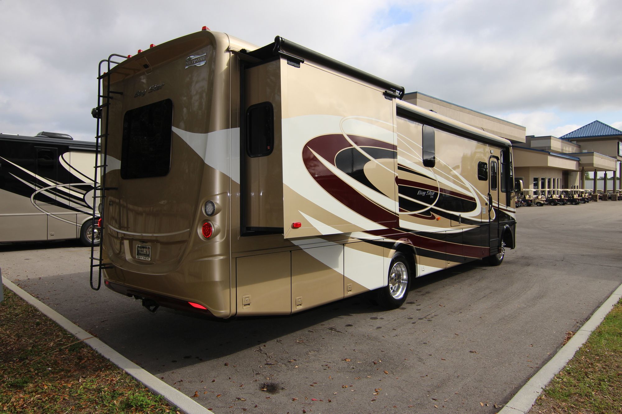 Used 2017 Newmar Bay Star 3401 Class A  For Sale