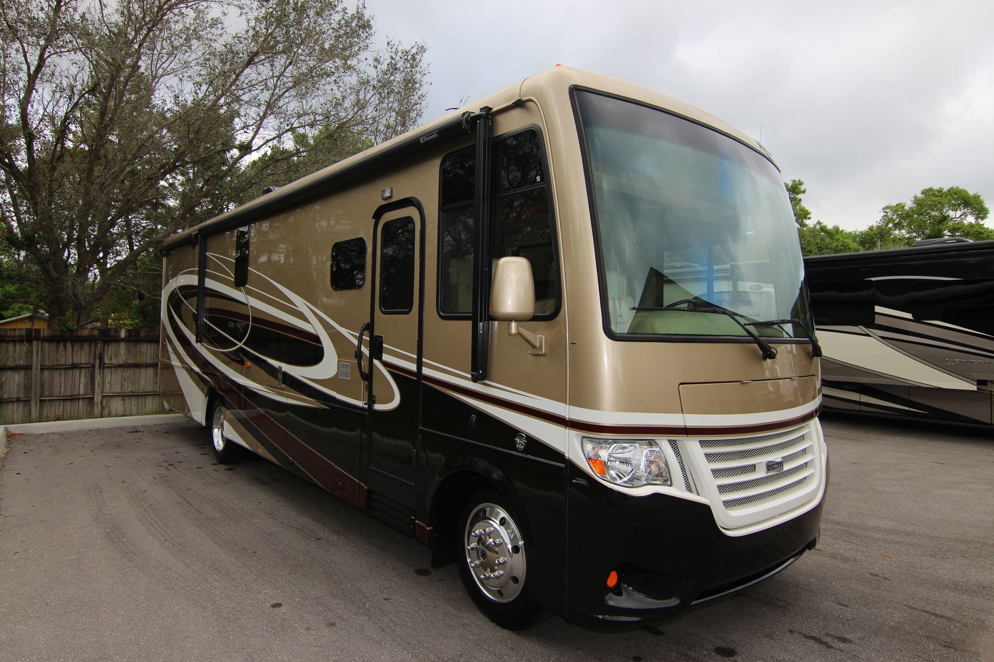 Used 2017 Newmar Bay Star 3401 Class A  For Sale