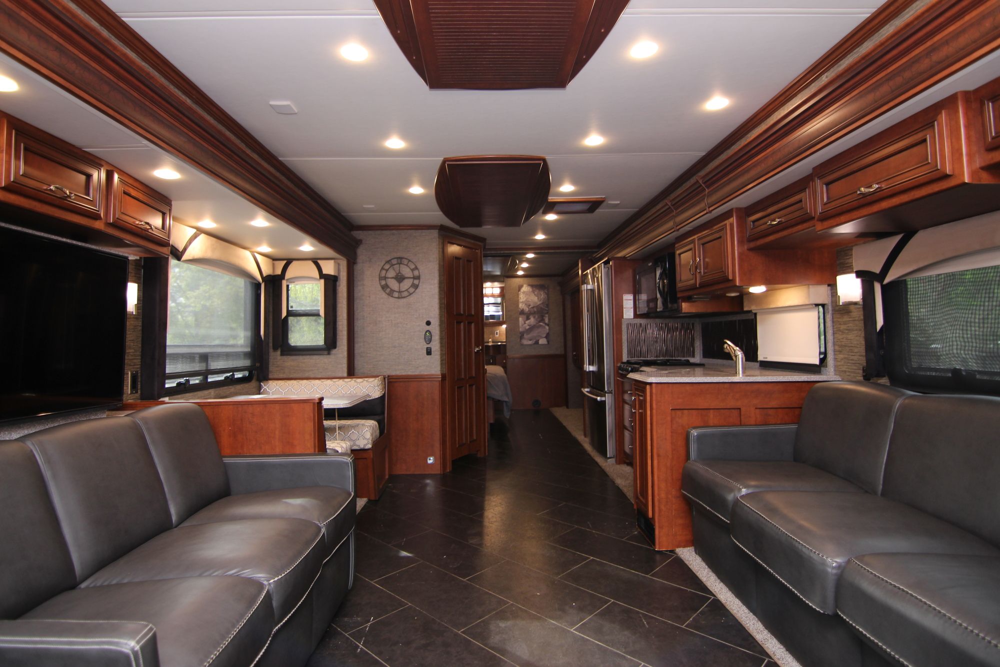 Used 2015 Newmar Ventana Le 3812 Class A  For Sale