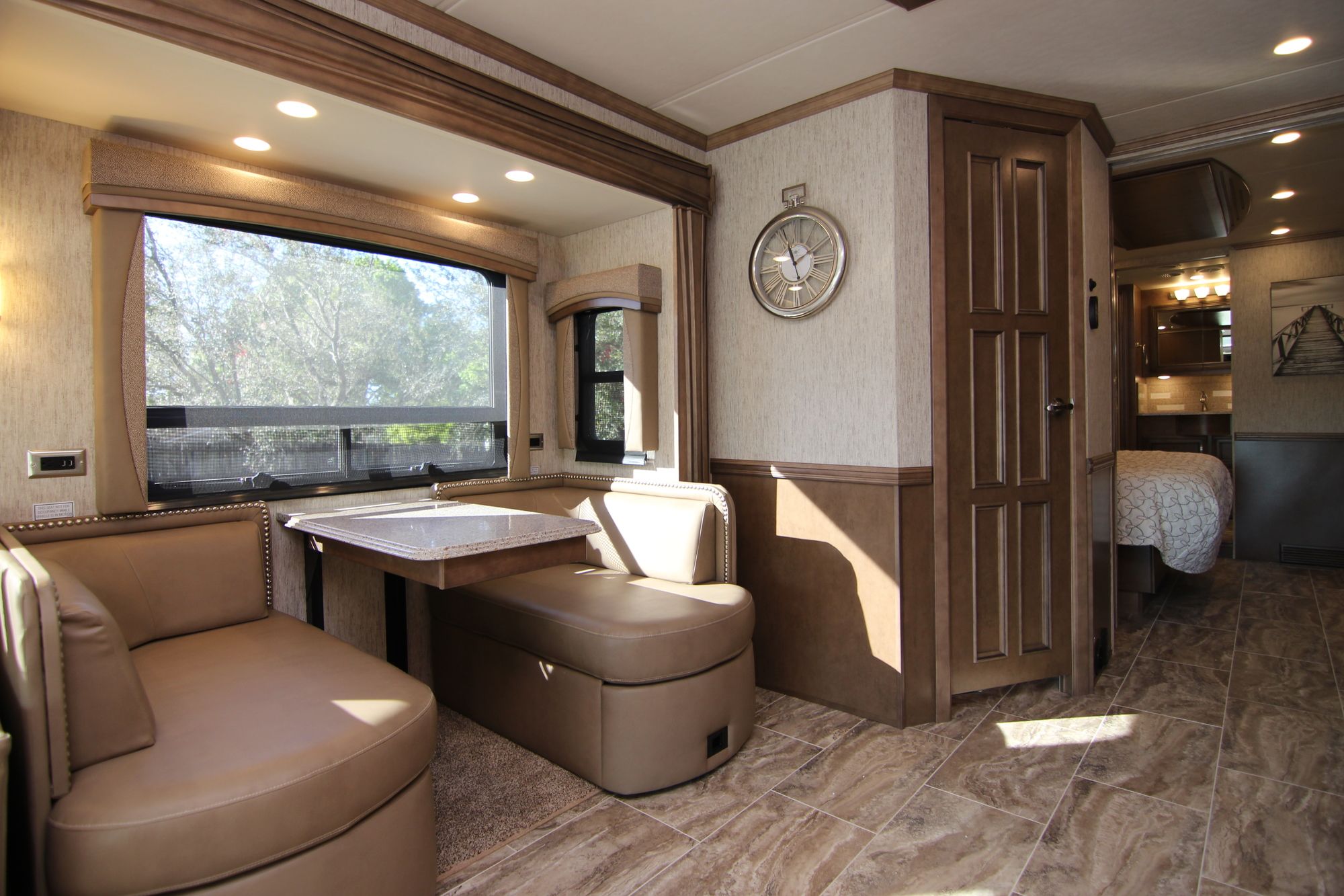 New 2019 Newmar Ventana Le 4002 Class A  For Sale