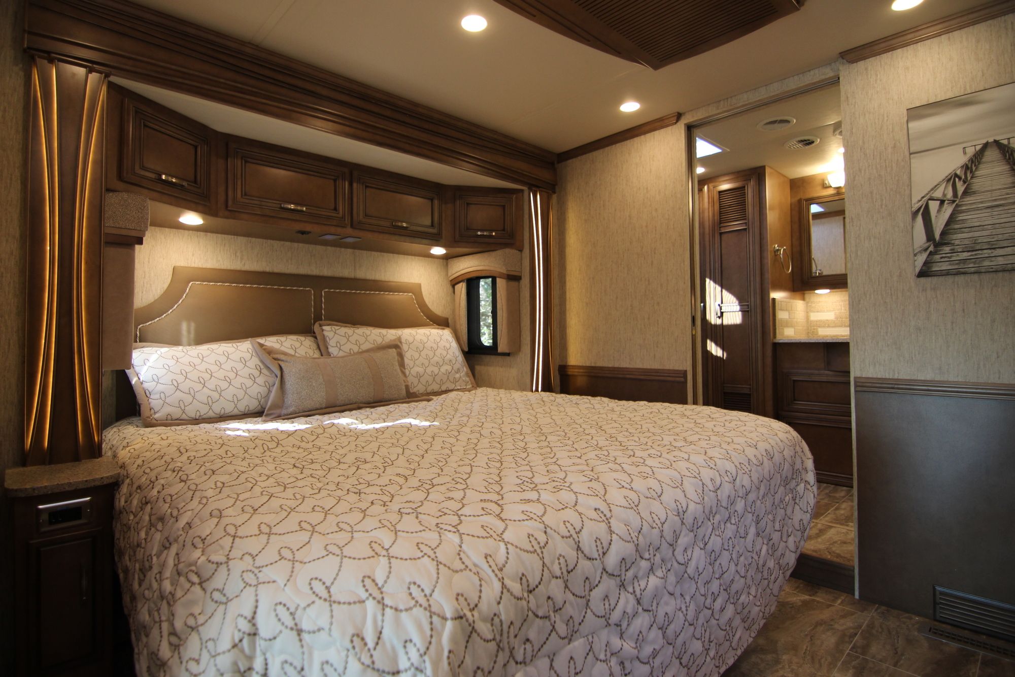 New 2019 Newmar Ventana Le 4002 Class A  For Sale