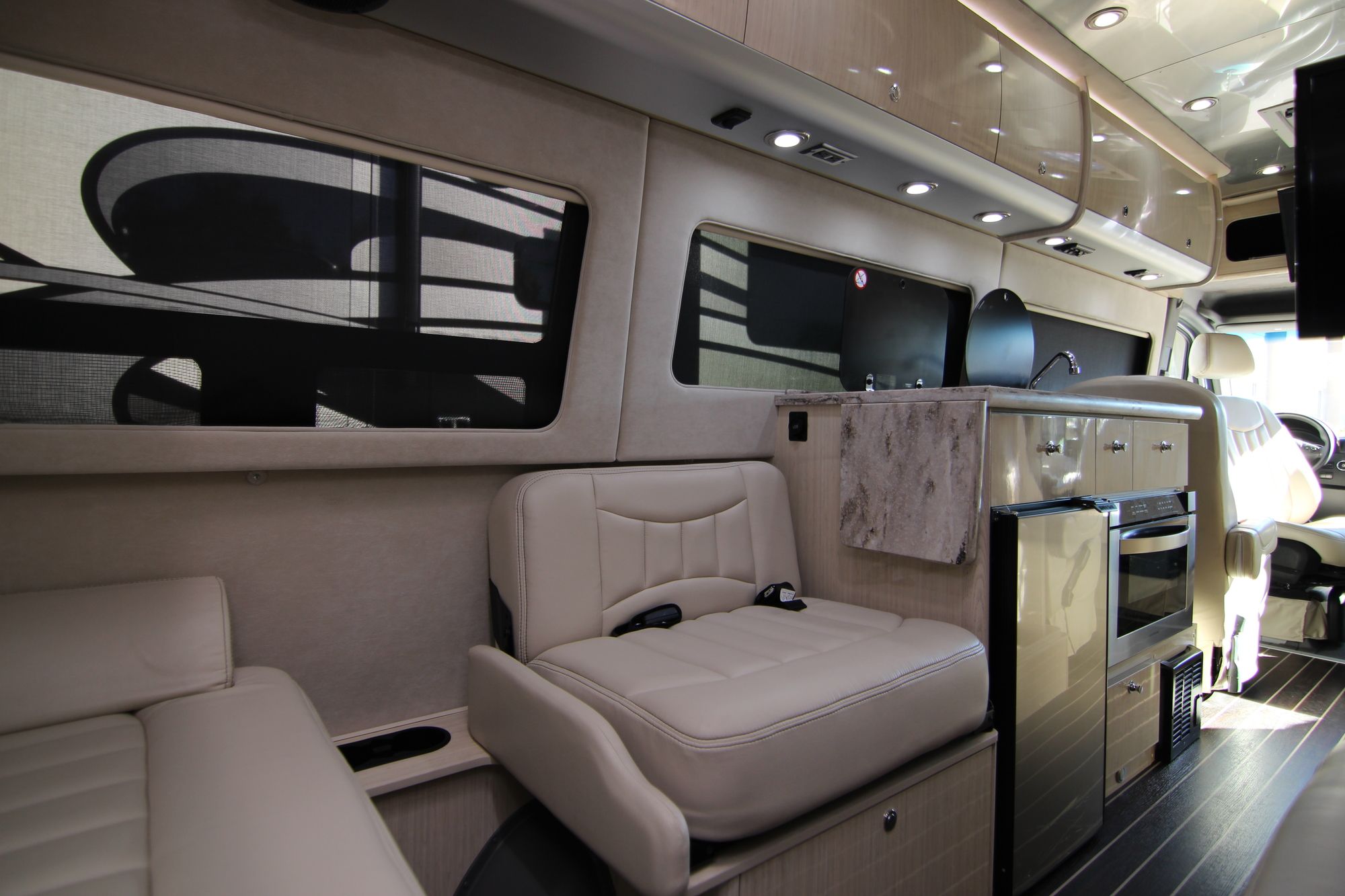 Used 2017 Airstream Interstate EXT LOUNGE Class B  For Sale