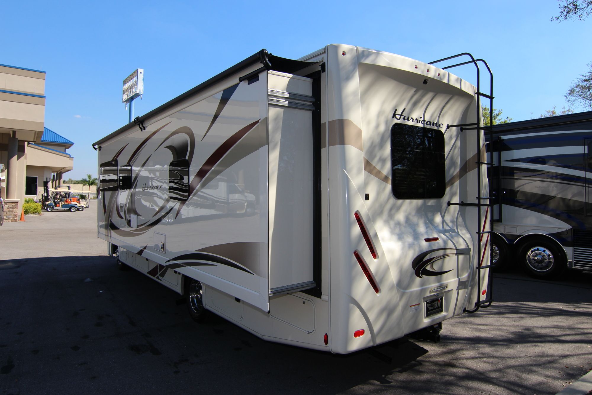 Used 2018 Thor Hurricane 29M Class A  For Sale