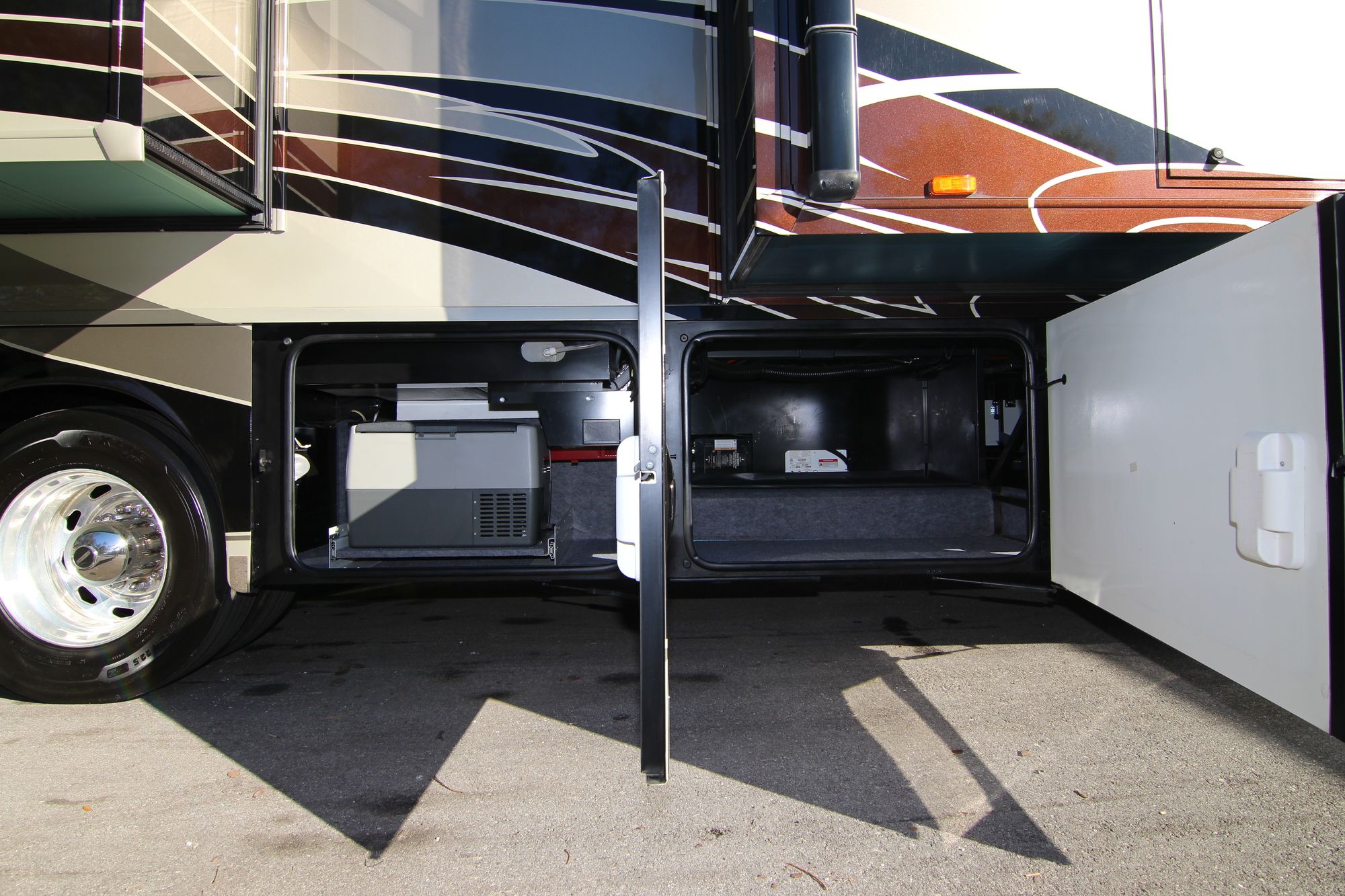 Used 2013 Itasca Ellipse 42QD Class A  For Sale