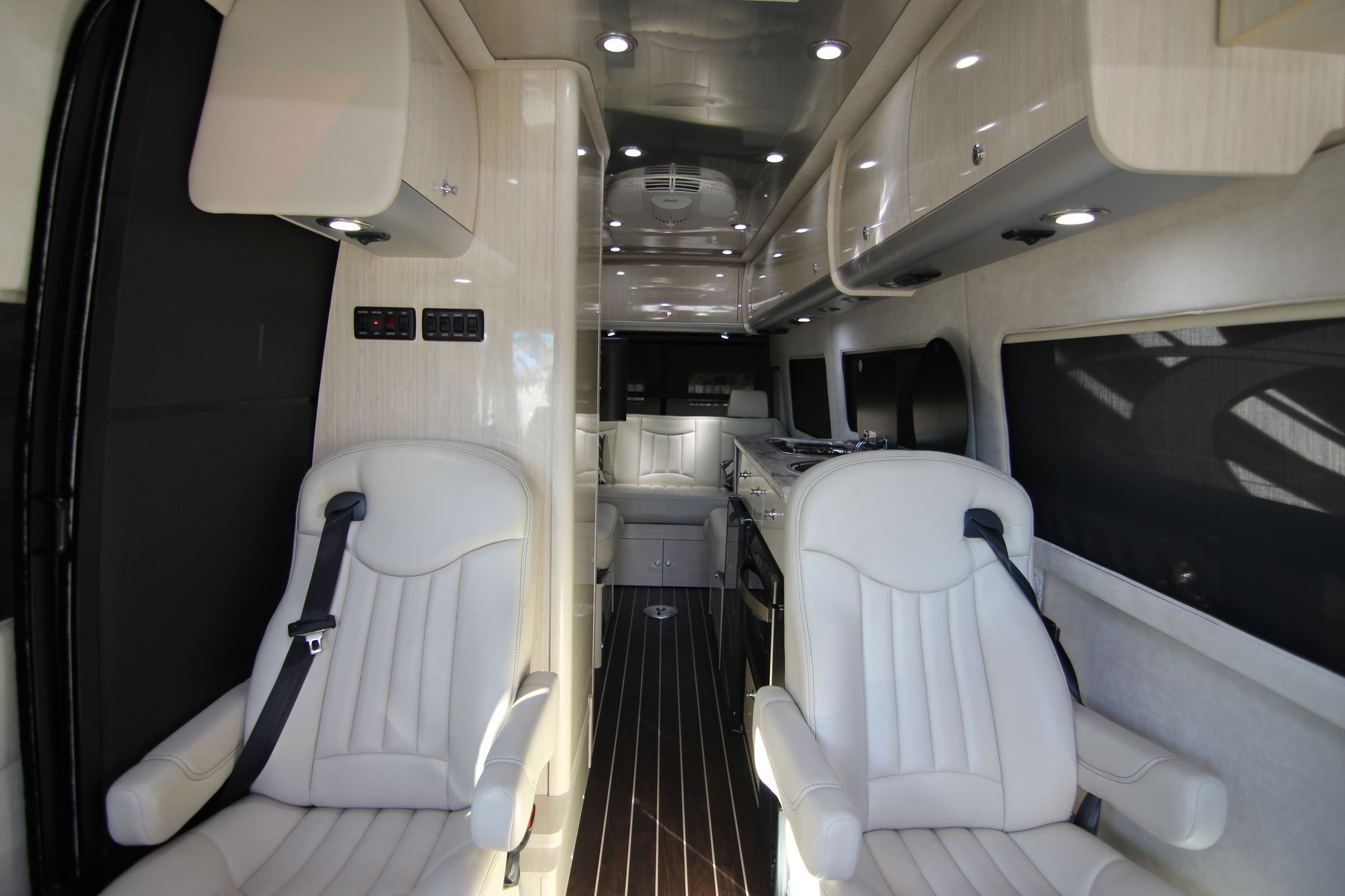 Used 2017 Airstream Interstate EXT LOUNGE Class B  For Sale