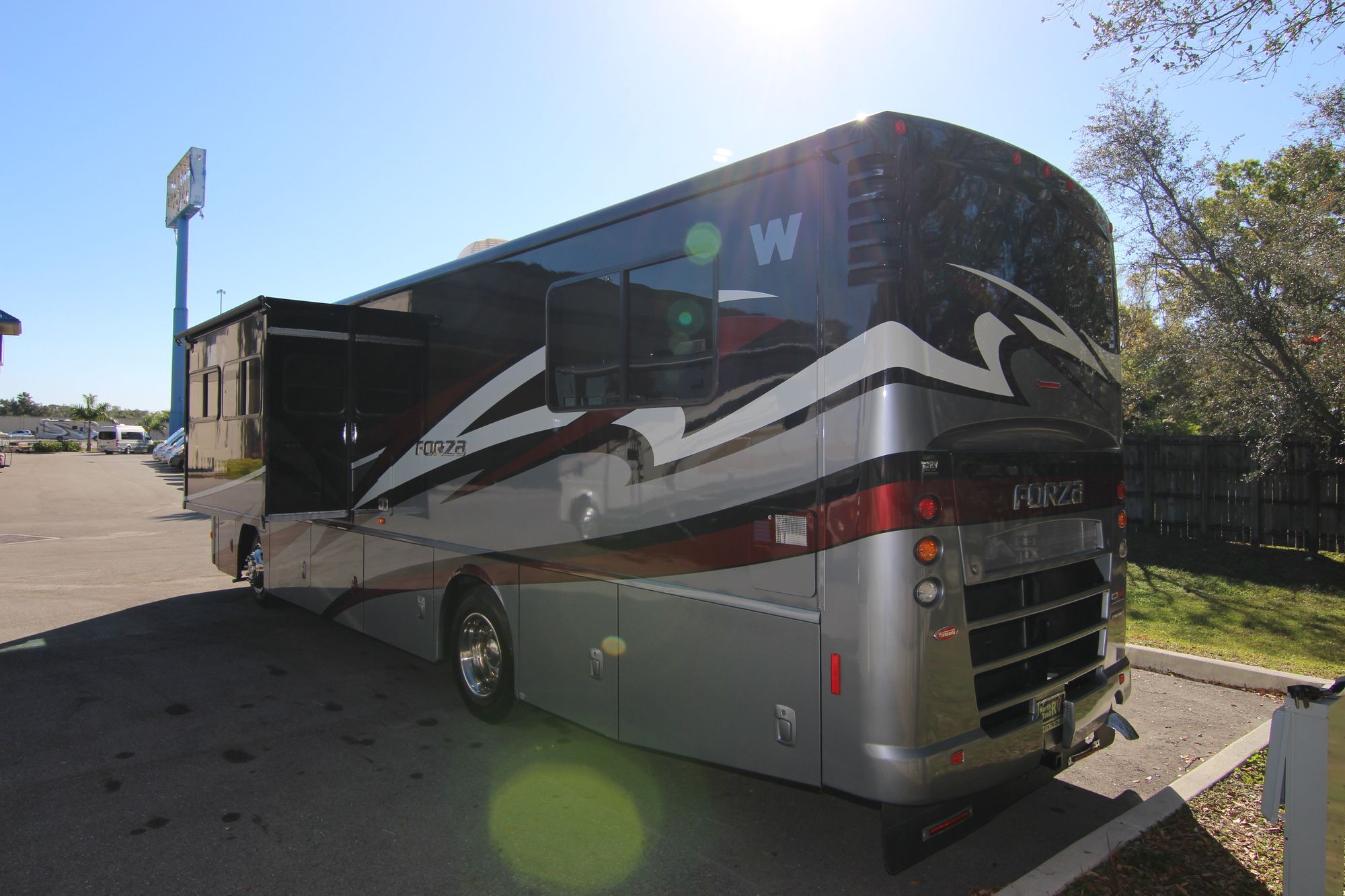 Used 2015 Winnebago Forza 34T Class A  For Sale