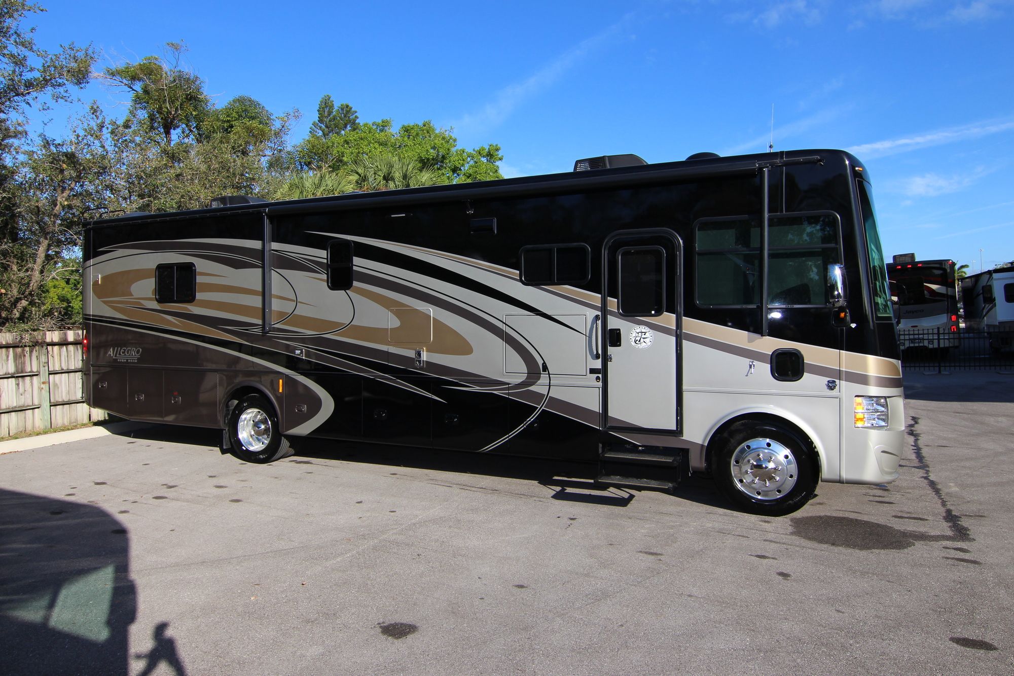 Used 2016 Tiffin Motor Homes Allegro 36LA Class A  For Sale