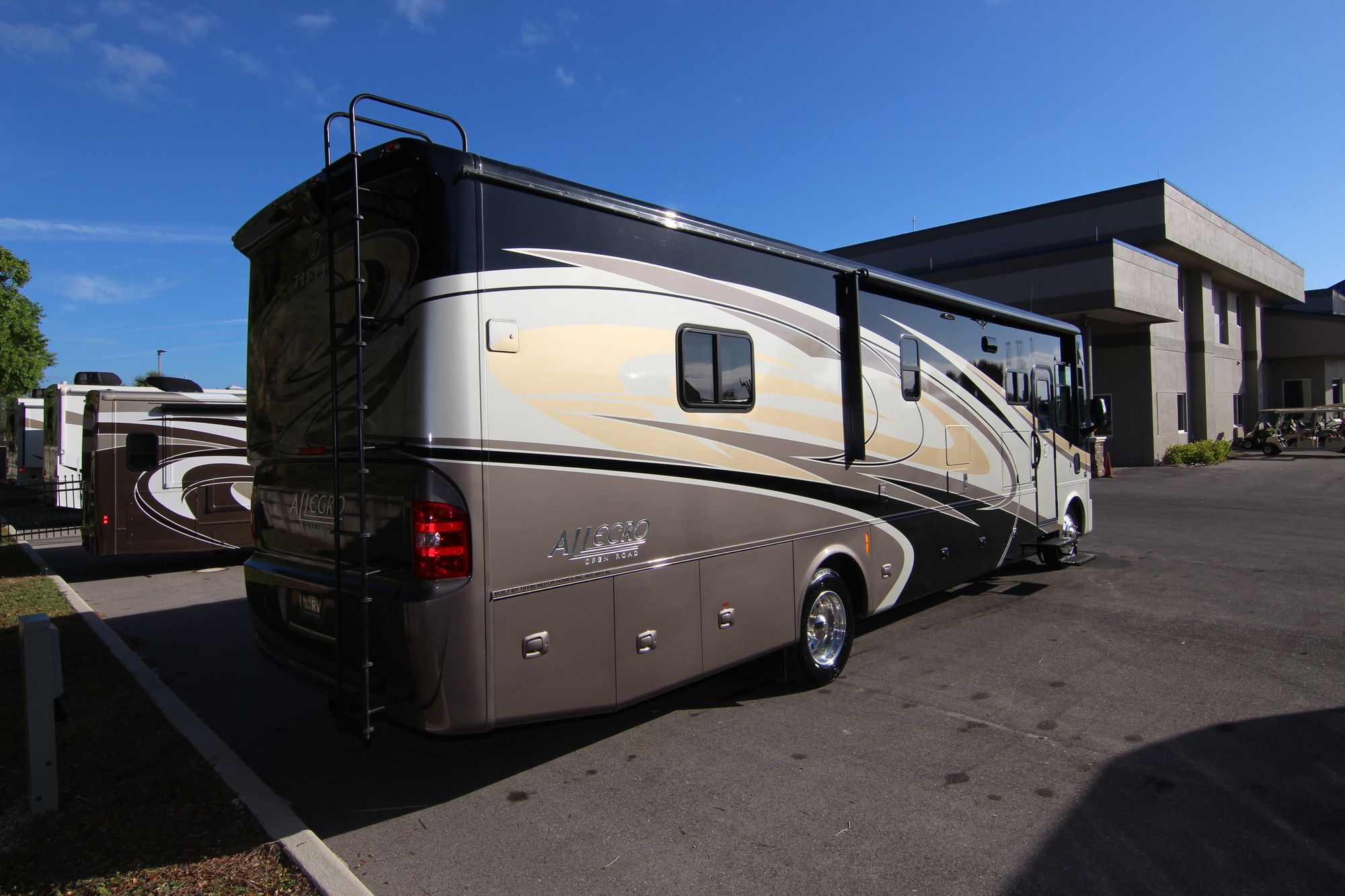 Used 2016 Tiffin Motor Homes Allegro 36LA Class A  For Sale