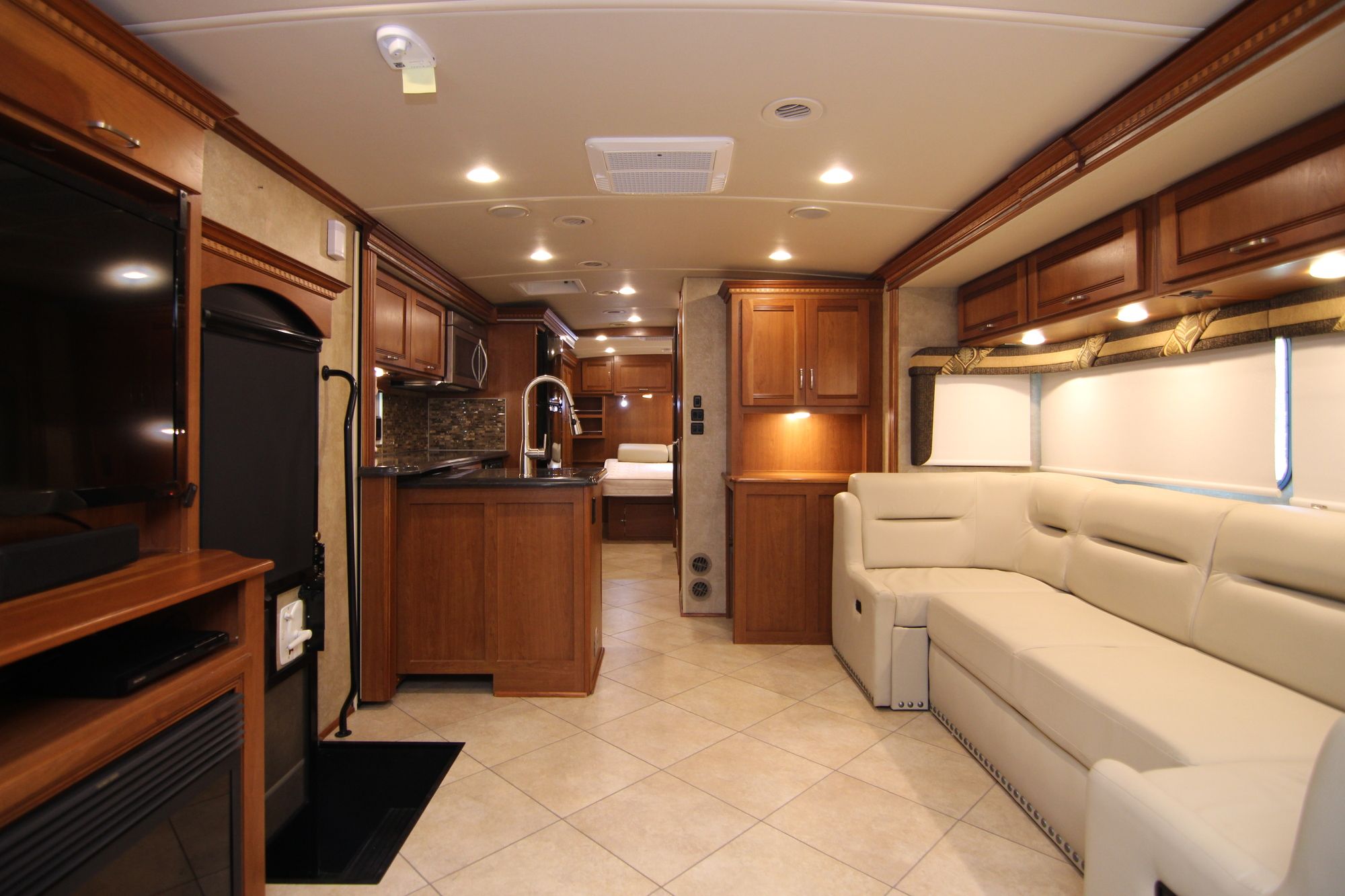 Used 2015 Winnebago Forza 34T Class A  For Sale