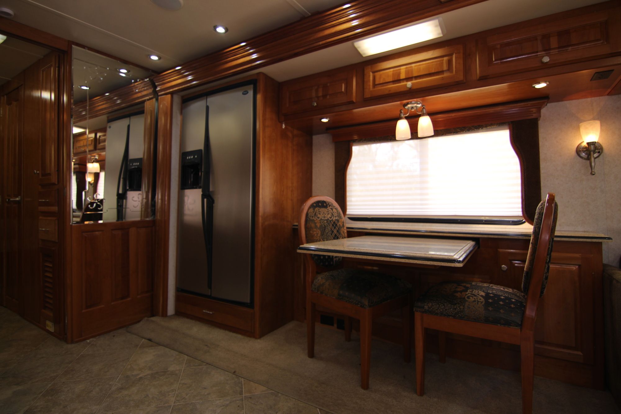 Used 2007 Monaco Camelot 42PDQ Class A  For Sale