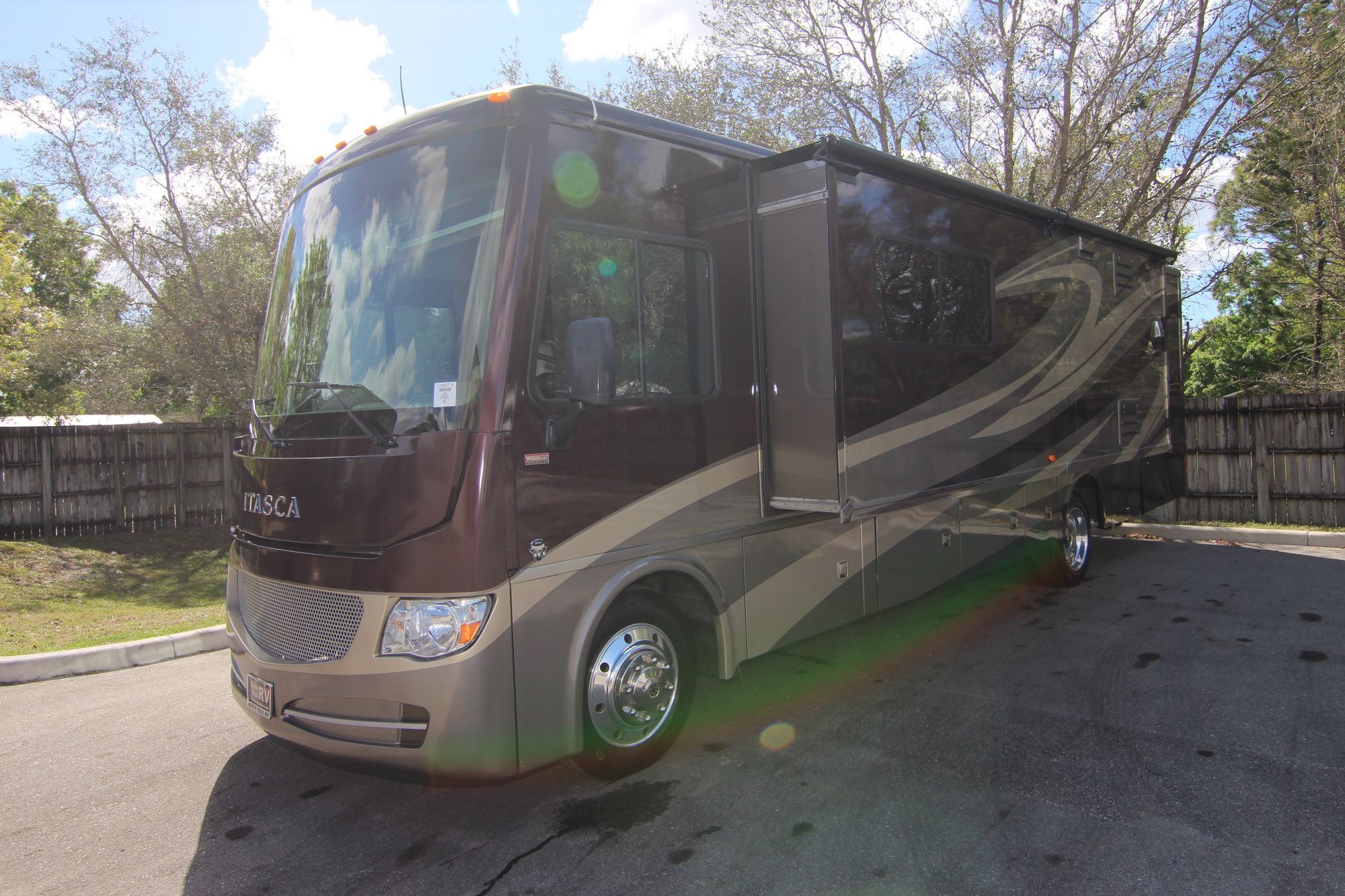 Used 2014 Itasca Sunova 33C Class A  For Sale