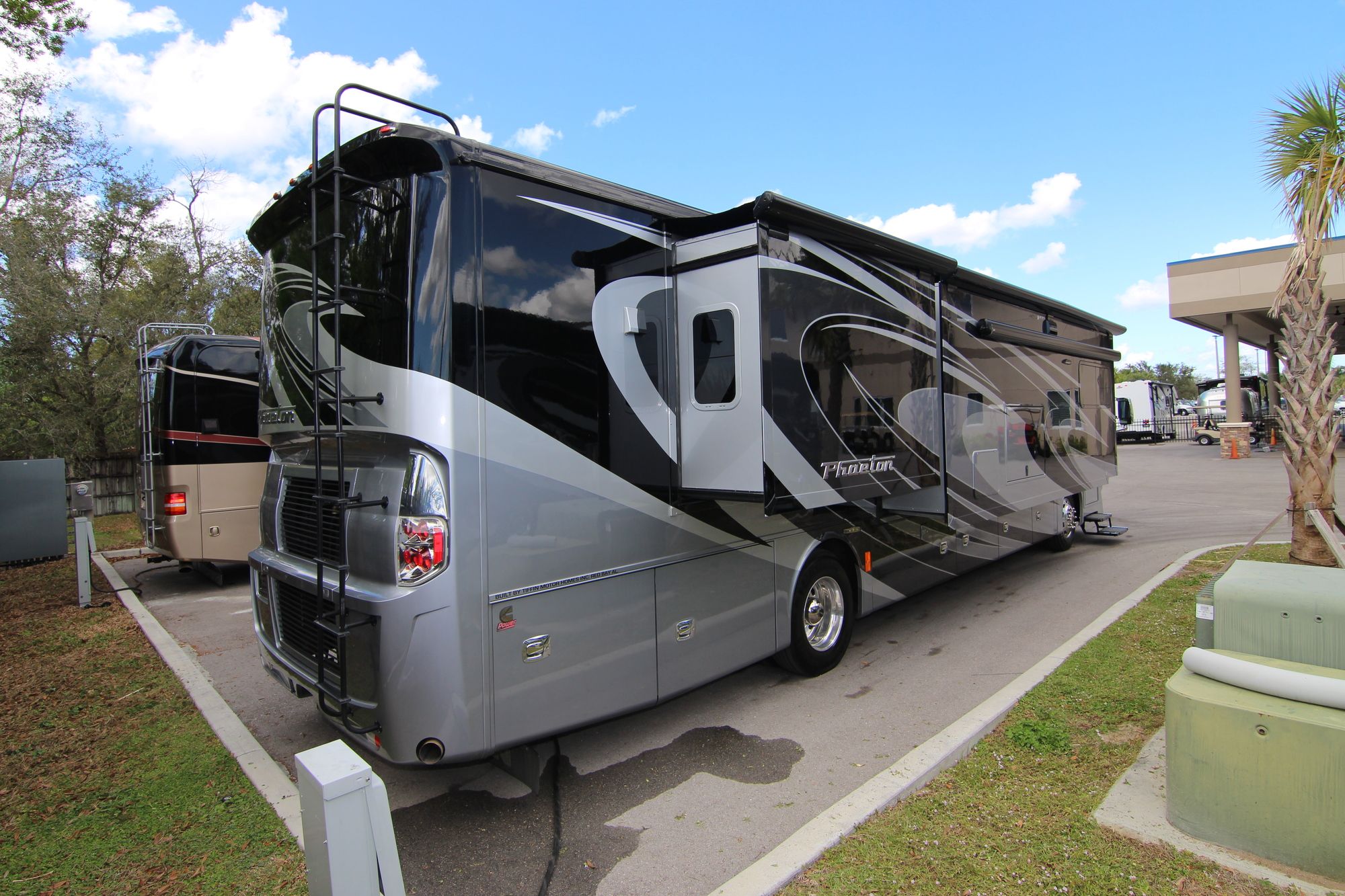 Used 2015 Tiffin Motor Homes Phaeton 40AH Class A  For Sale