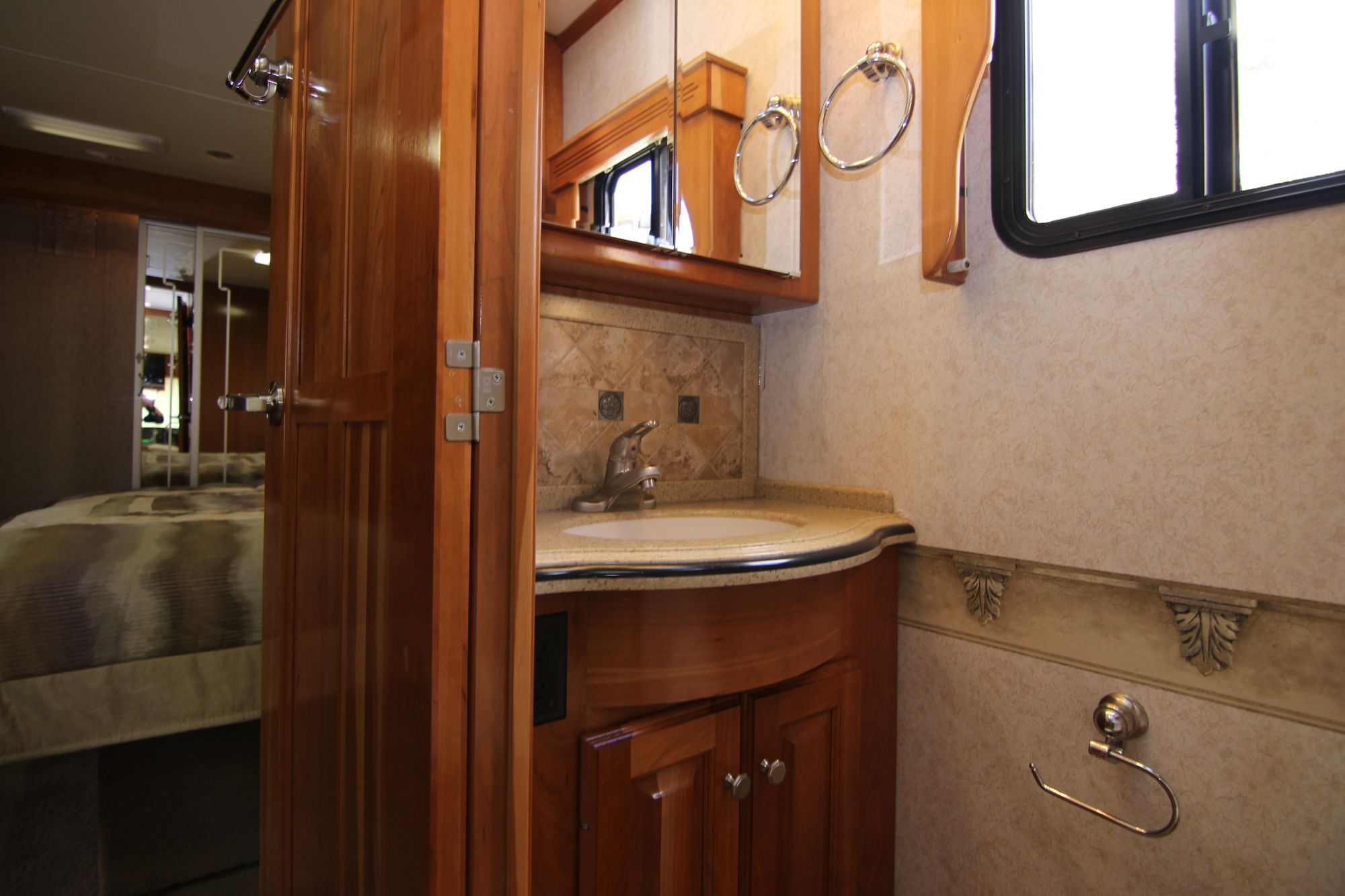 Used 2007 Monaco Camelot 42PDQ Class A  For Sale