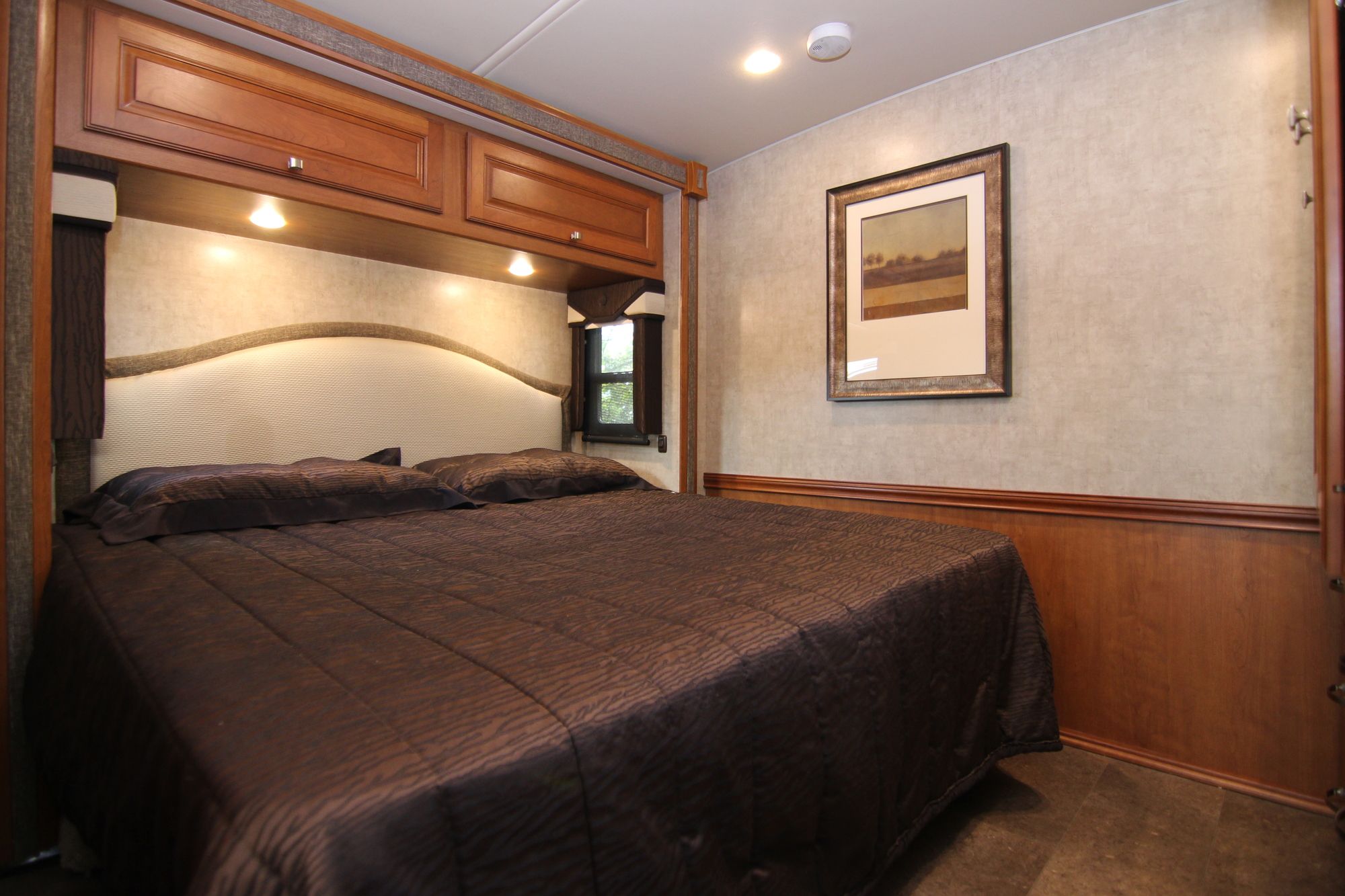 Used 2014 Itasca Sunova 33C Class A  For Sale