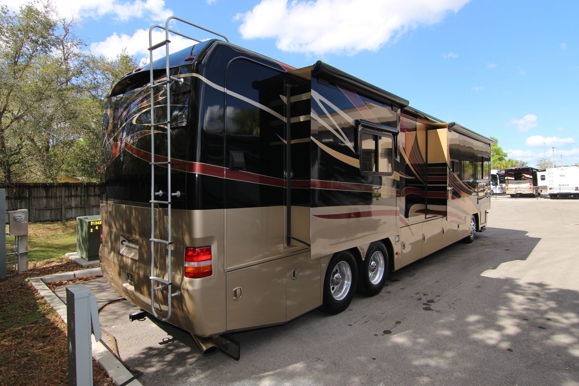 Used 2007 Monaco Camelot 42PDQ Class A  For Sale