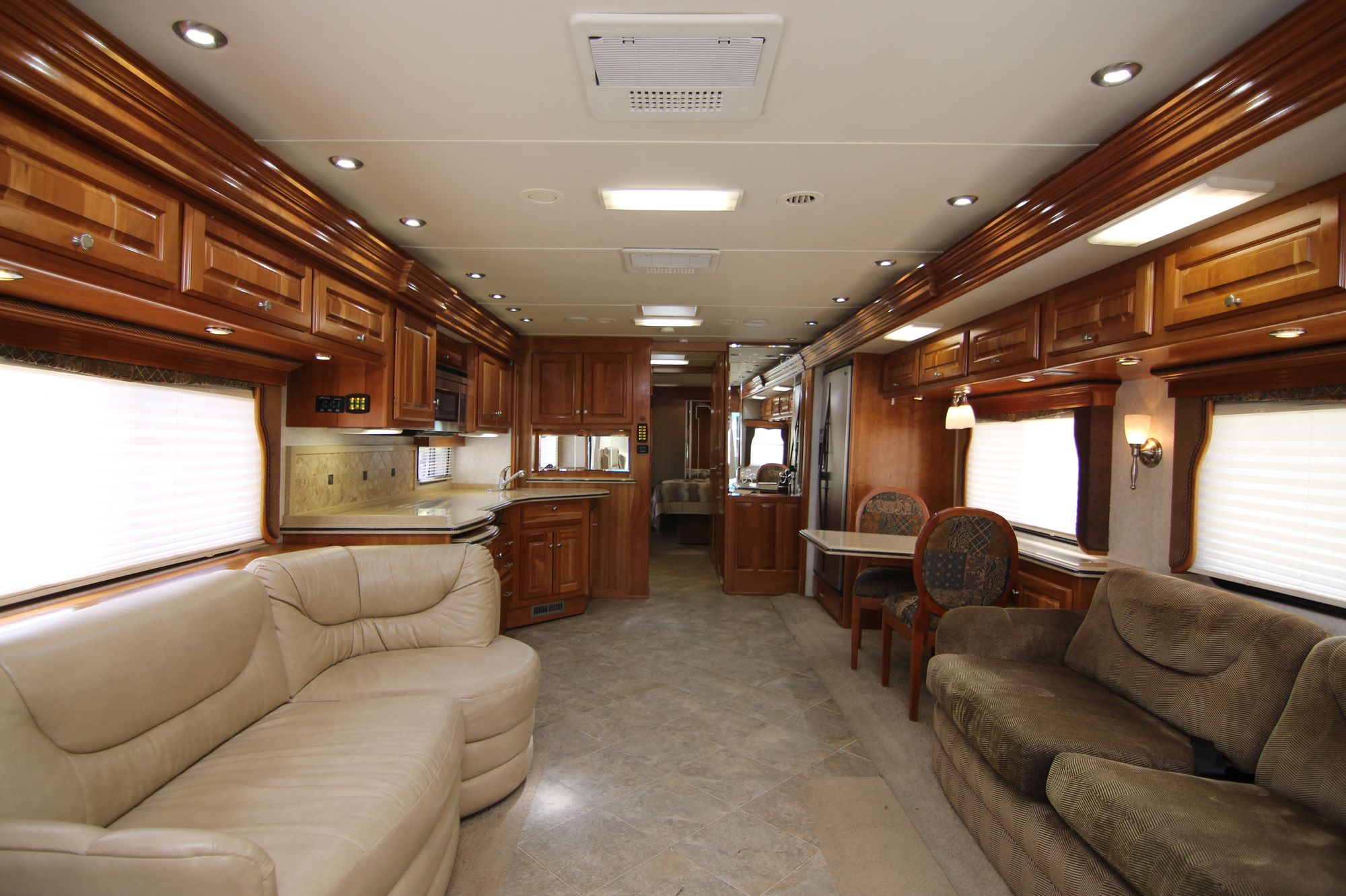 Used 2007 Monaco Camelot 42PDQ Class A  For Sale