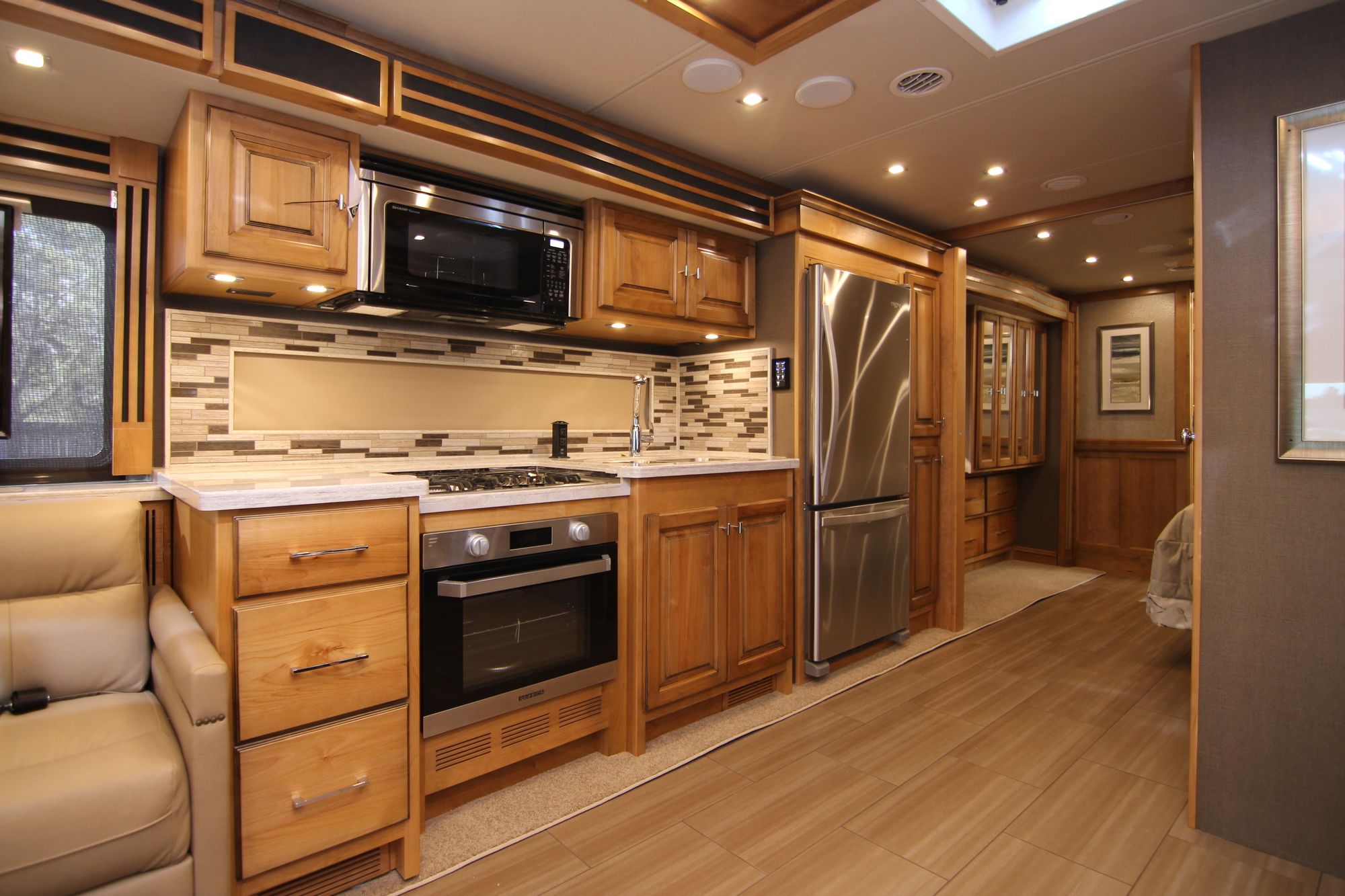 New 2019 Tiffin Motor Homes Allegro Red 37BA Class A  For Sale