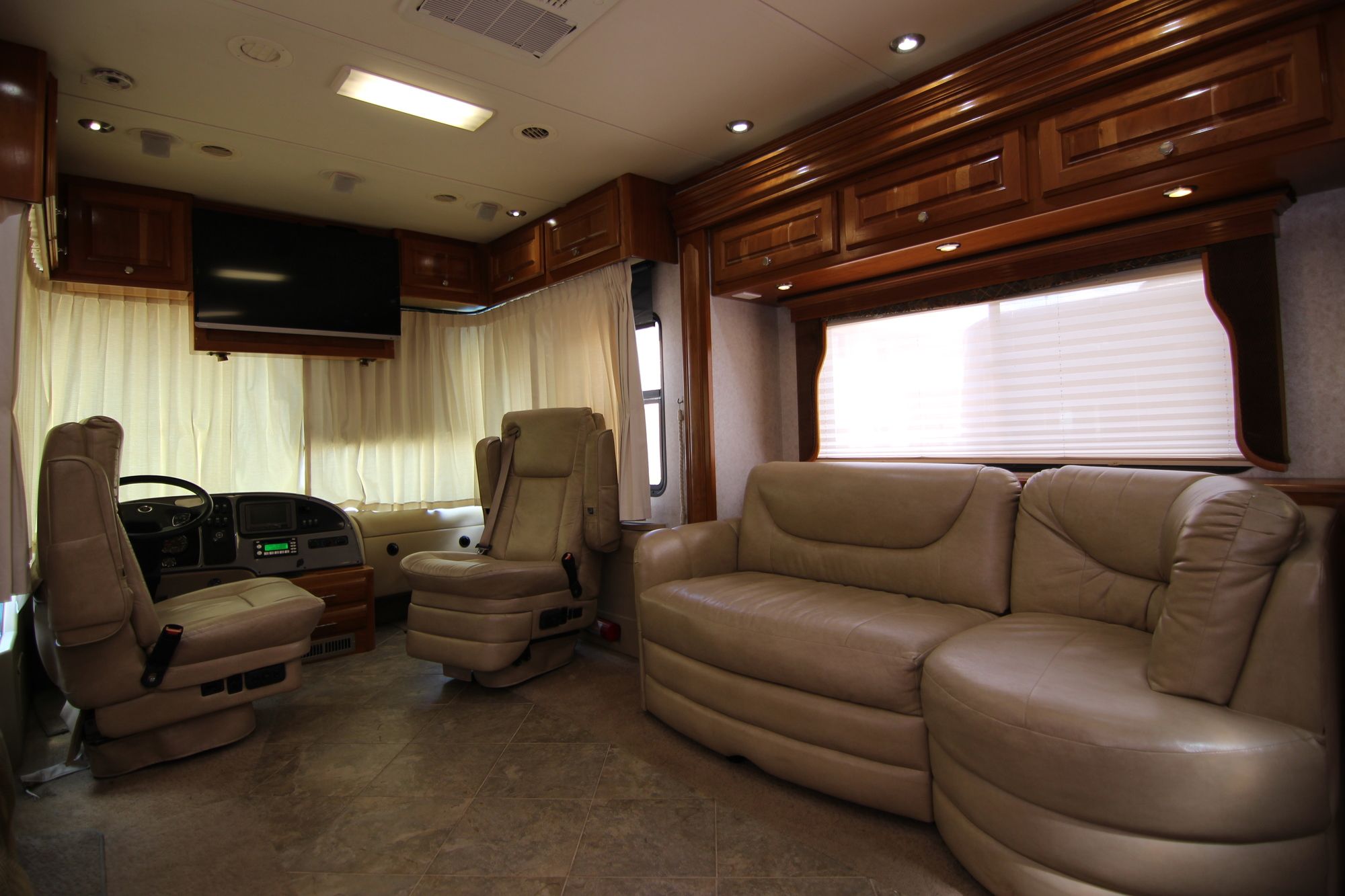 Used 2007 Monaco Camelot 42PDQ Class A  For Sale