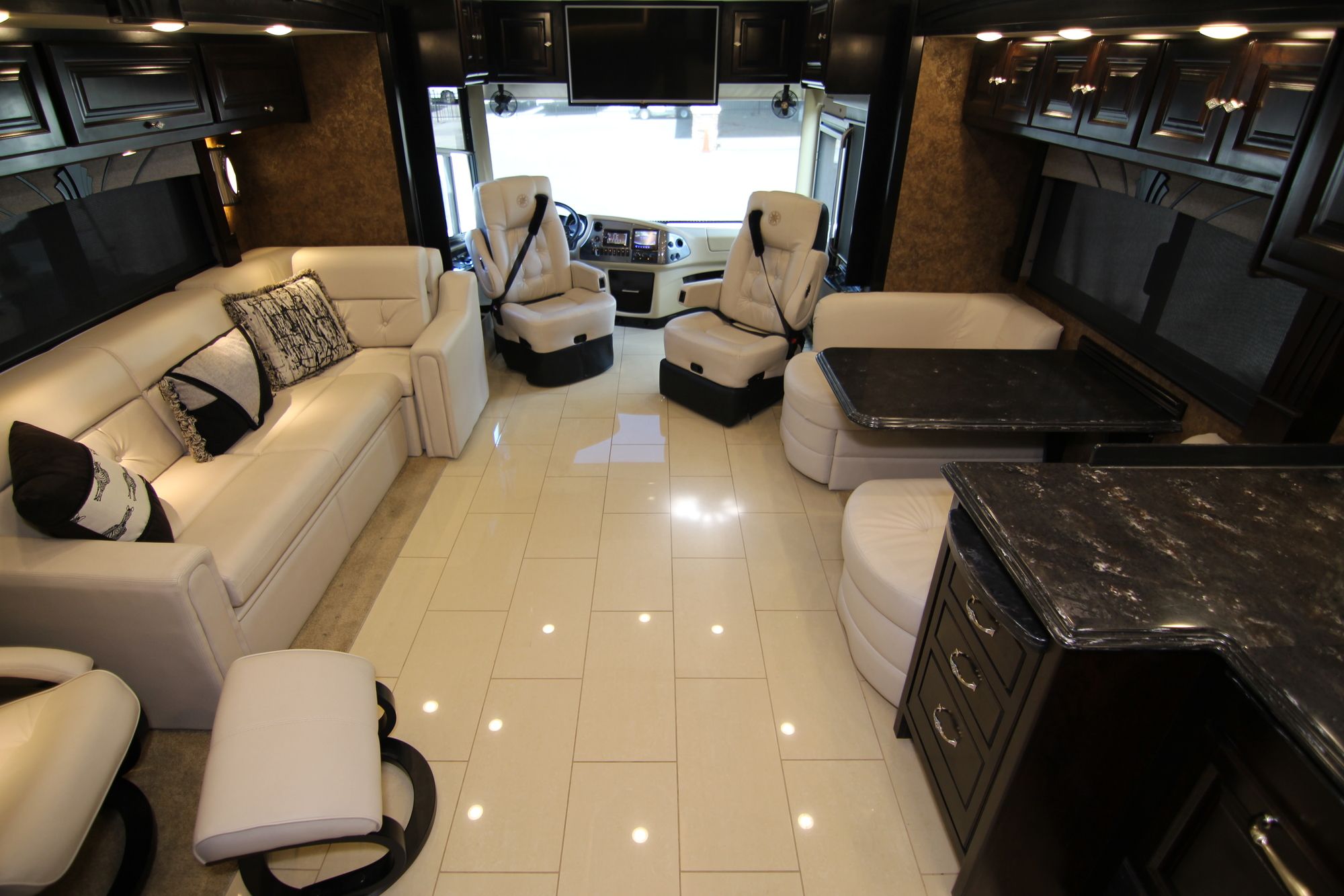 Used 2015 Tiffin Motor Homes Phaeton 40AH Class A  For Sale