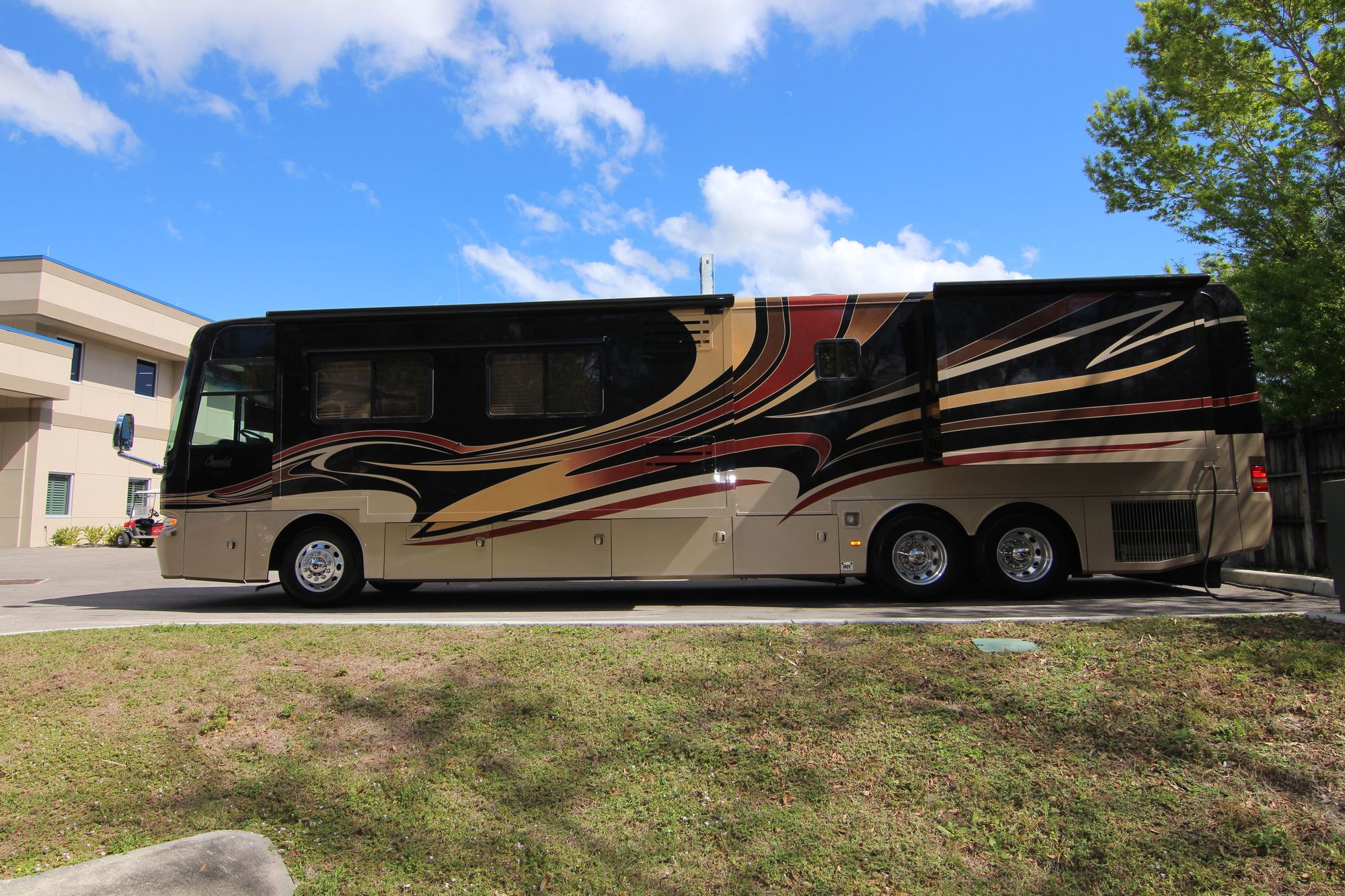 Used 2007 Monaco Camelot 42PDQ Class A  For Sale