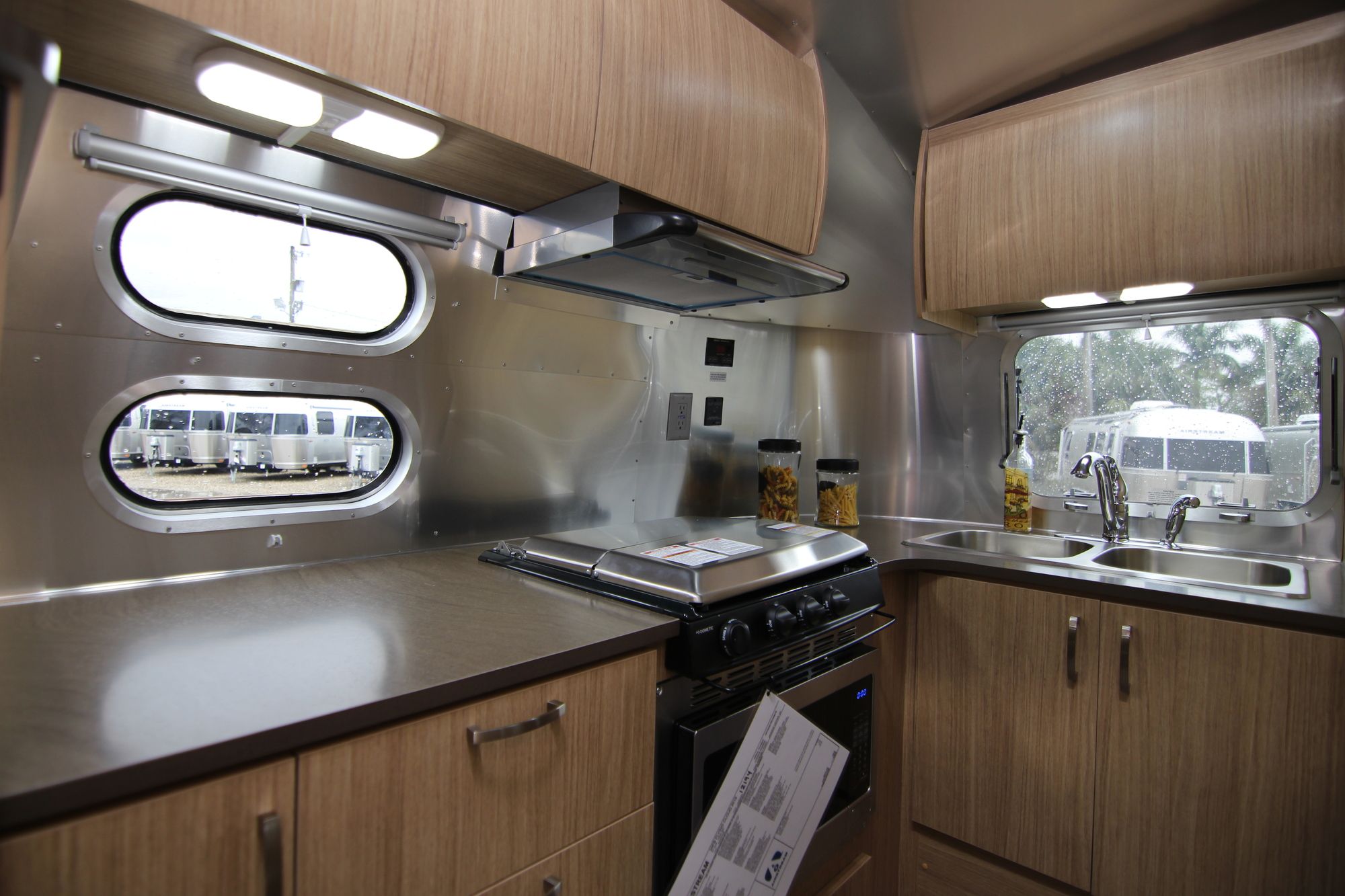 New 2019 Airstream Flying Cloud 20FB Travel Trailer  For Sale