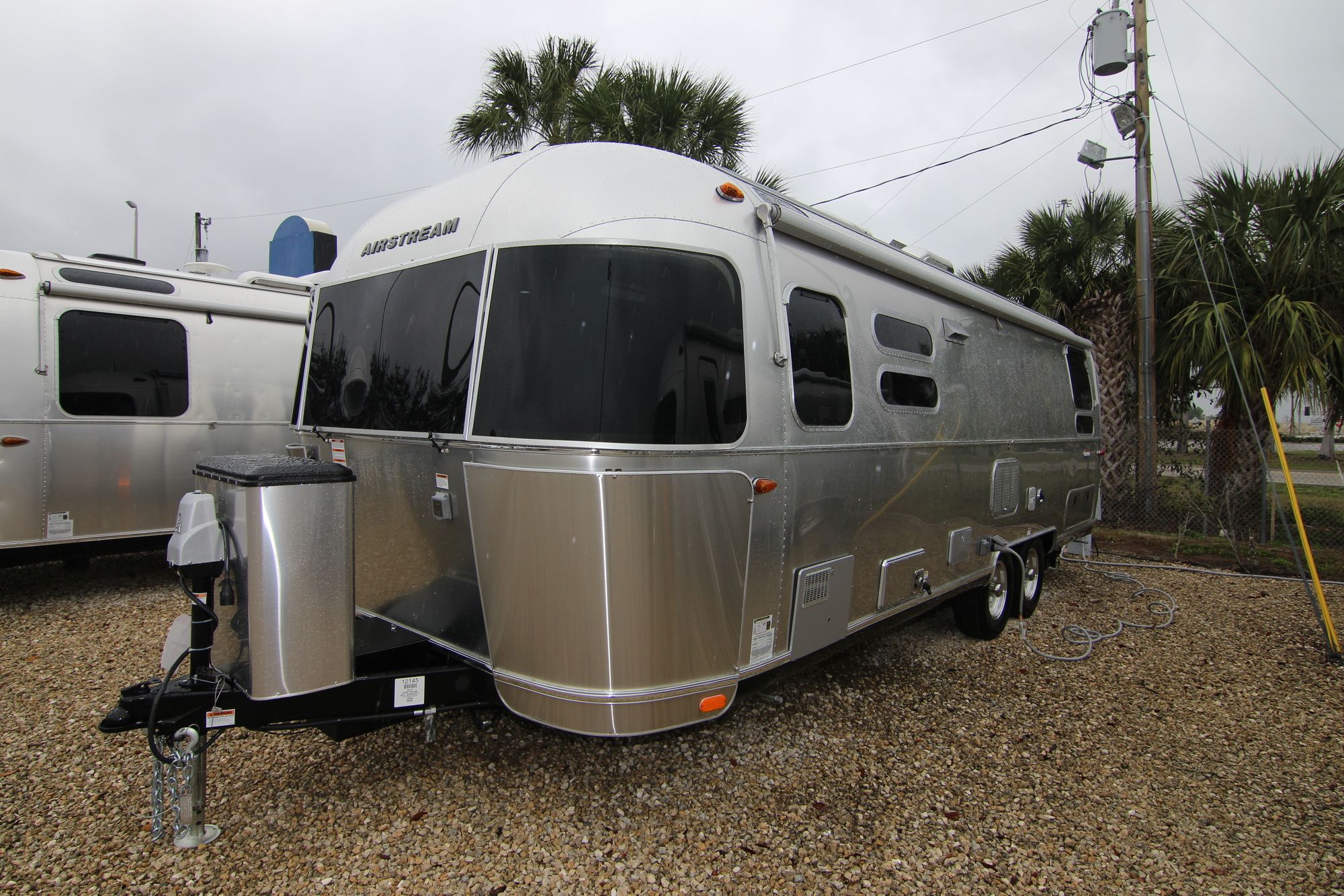 New 2019 Airstream Intl Serenity 28RB Travel Trailer  For Sale