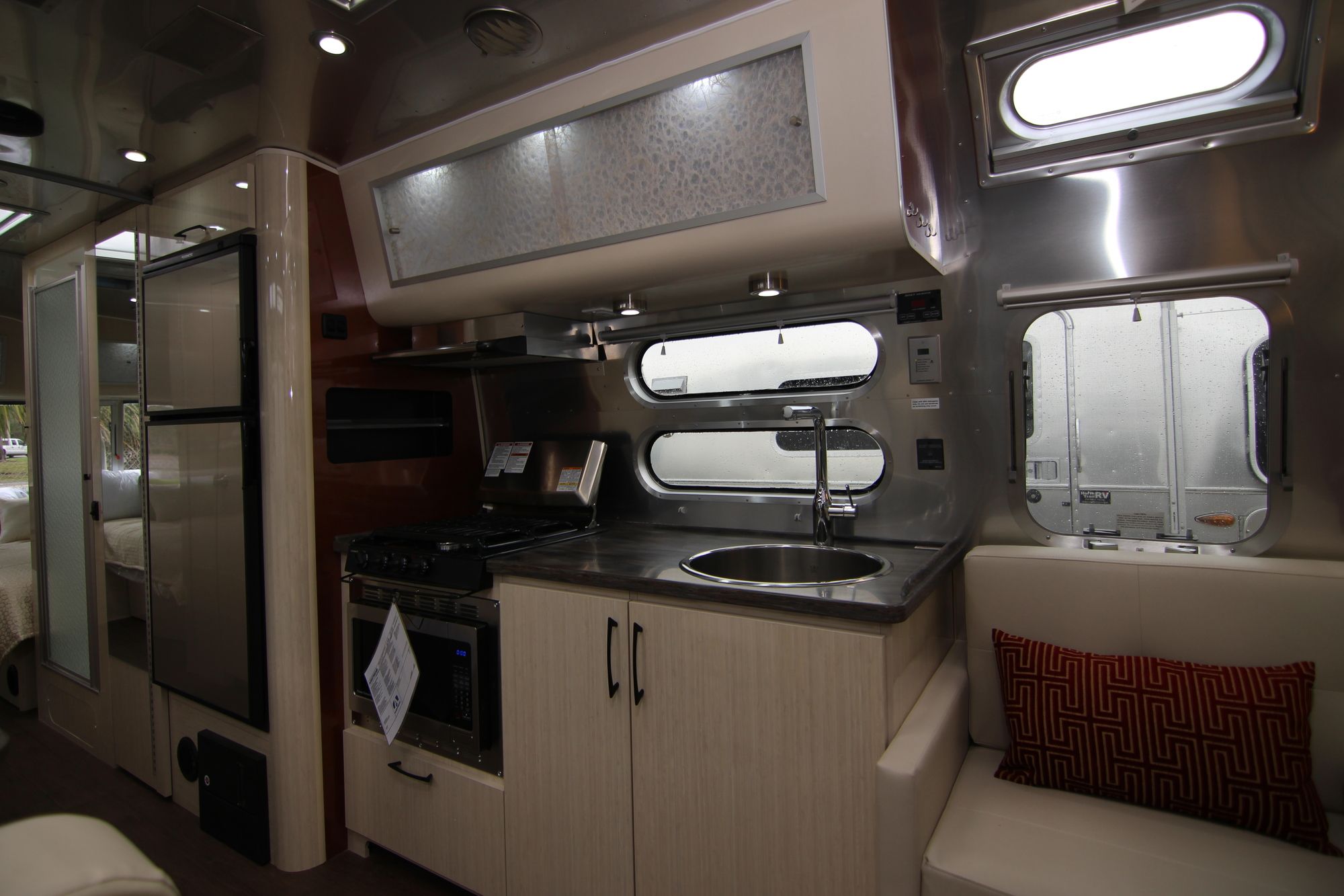 New 2019 Airstream Intl Serenity 28RB Travel Trailer  For Sale