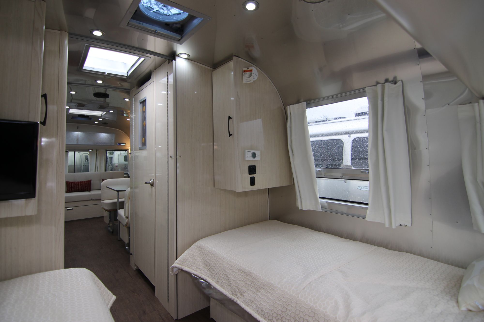 New 2019 Airstream Intl Serenity 28RB Travel Trailer  For Sale