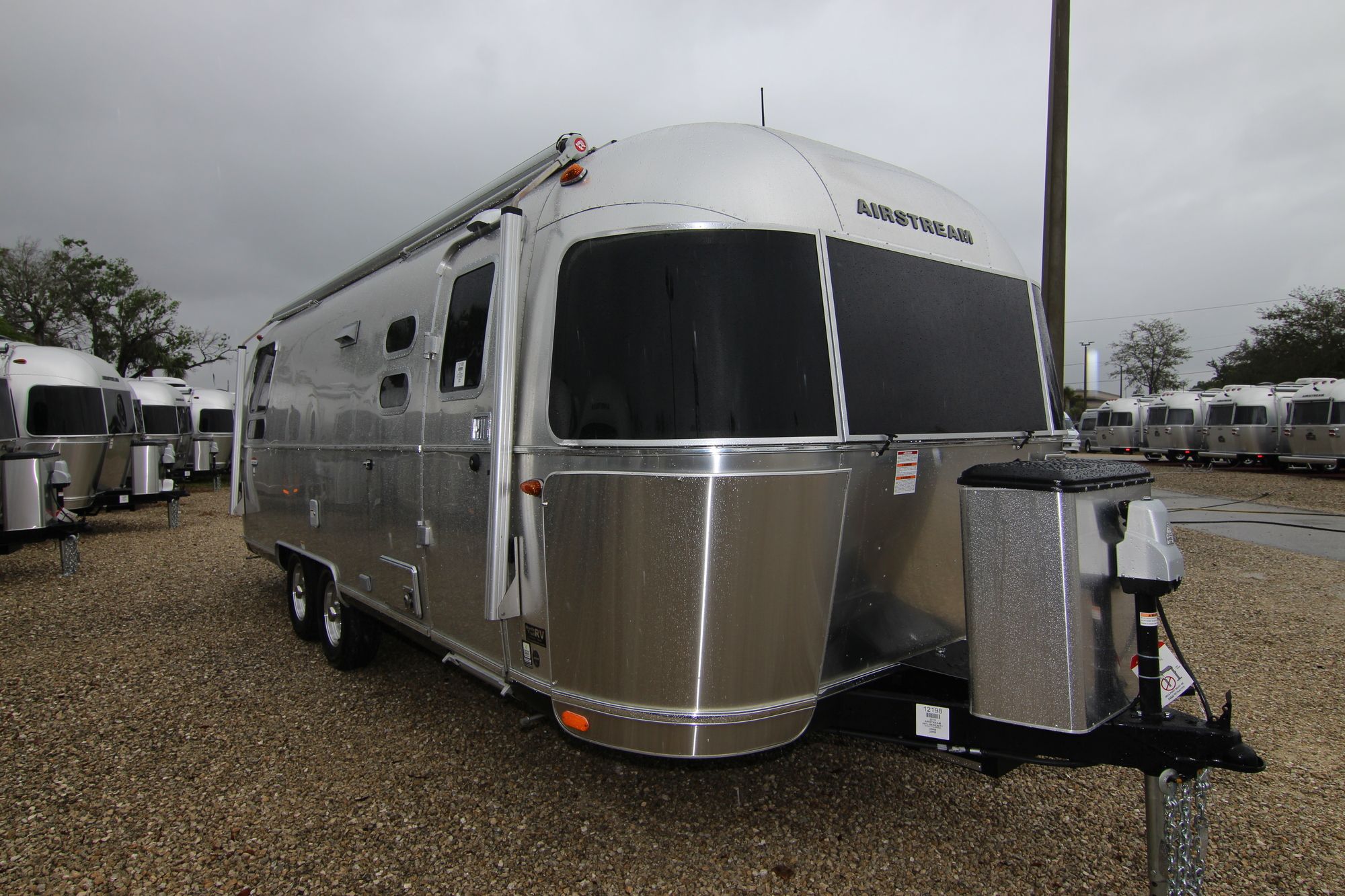 New 2019 Airstream Intl Serenity 25RB Travel Trailer  For Sale