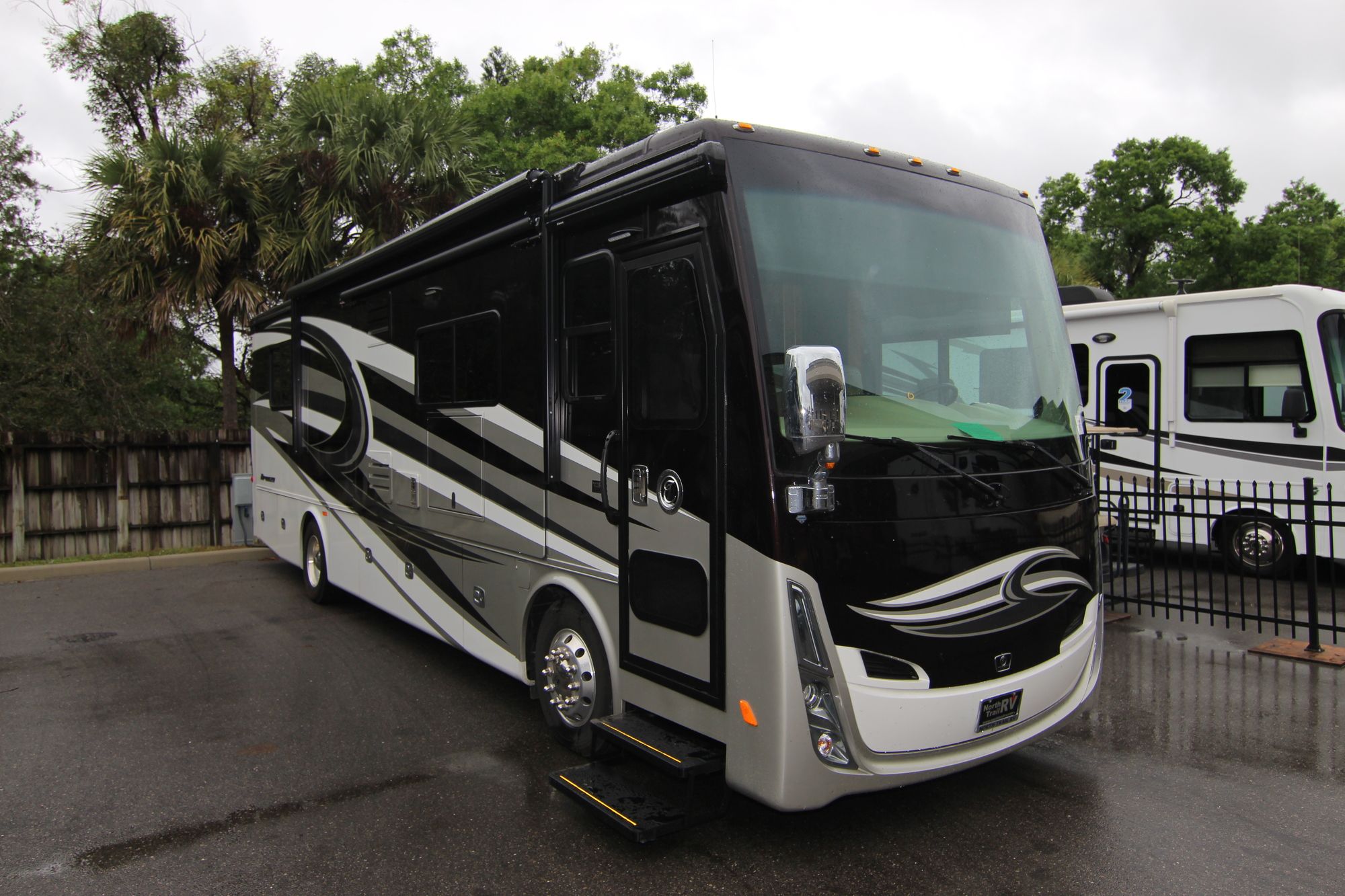 Used 2017 Tiffin Motor Homes Breeze 32BR Class A  For Sale